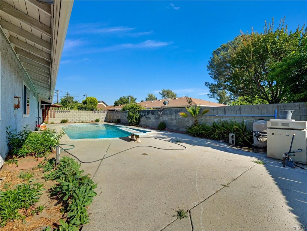 Glendora, California, 91740, United States, 3 Bedrooms Bedrooms, ,2 BathroomsBathrooms,Residential,For Sale,1886985