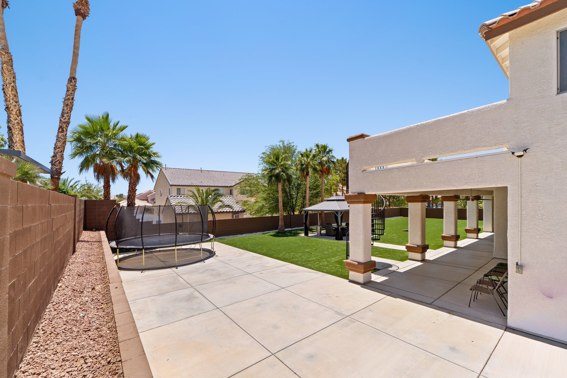  Custom Estate with Full Size Pickleball Court - 物件實景