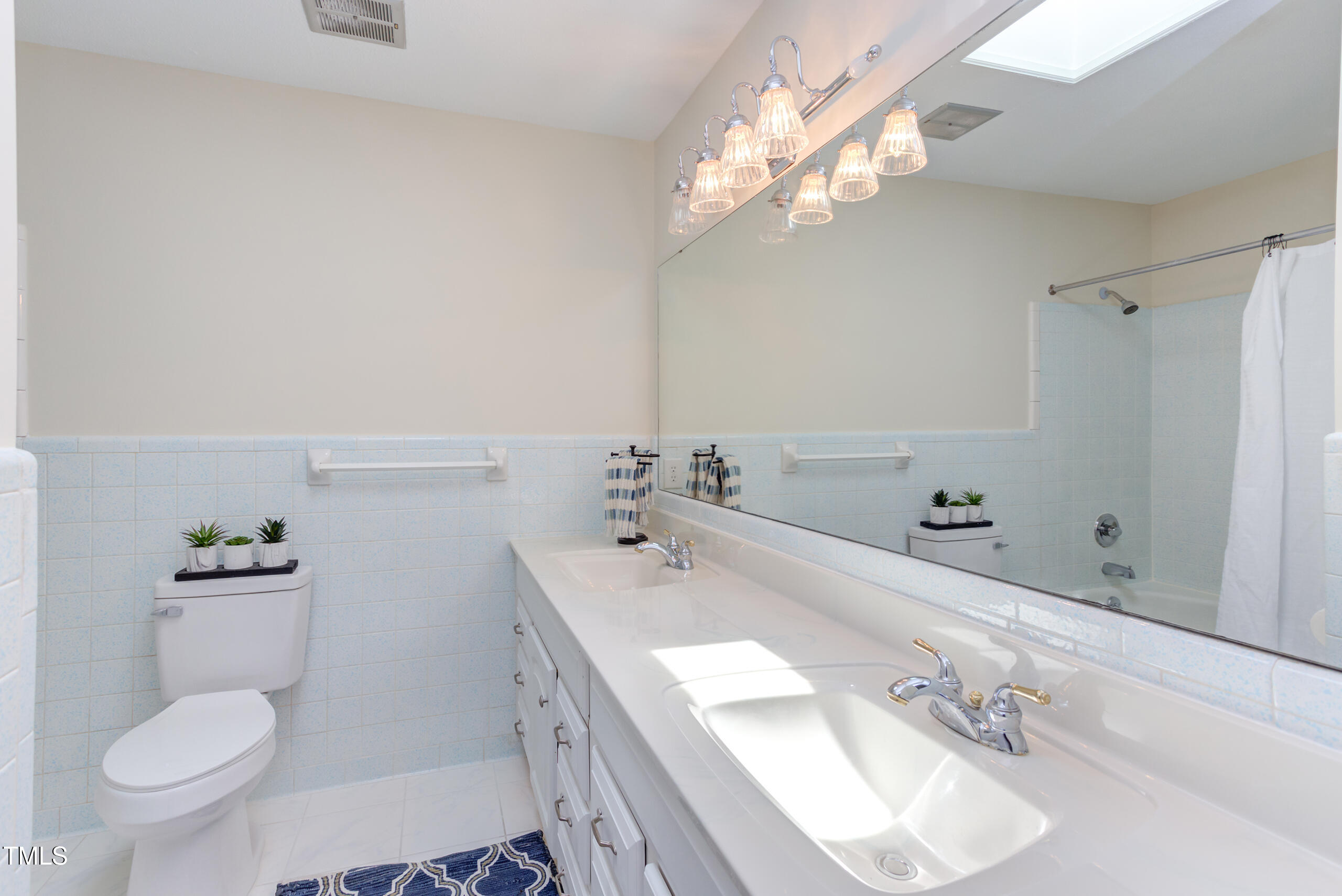 Raleigh, North Carolina, 27612, United States, 6 Bedrooms Bedrooms, ,4 BathroomsBathrooms,Residential,For Sale,1793984