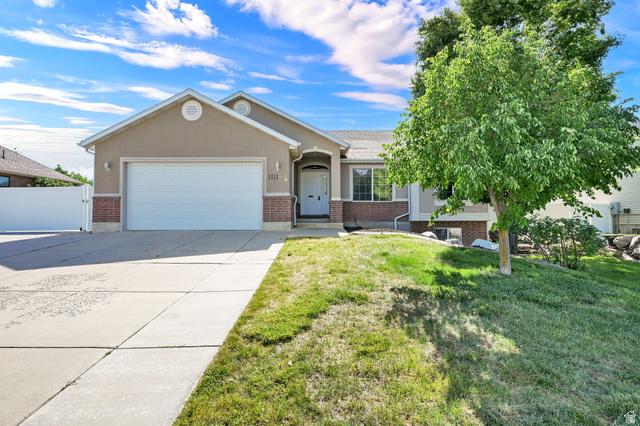 Syracuse, Utah, 84075, United States, 4 Bedrooms Bedrooms, ,3 BathroomsBathrooms,Residential,For Sale,2048883