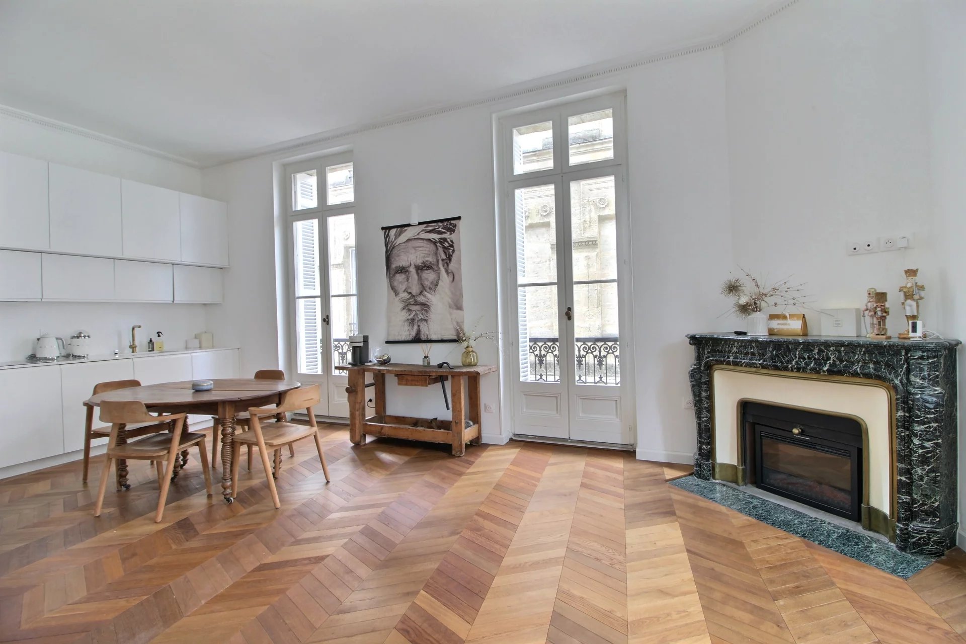 Bordeaux, New Aquitaine, 33000, FR, 2 Bedrooms Bedrooms, ,3 BathroomsBathrooms,Residential,For Sale,1827634