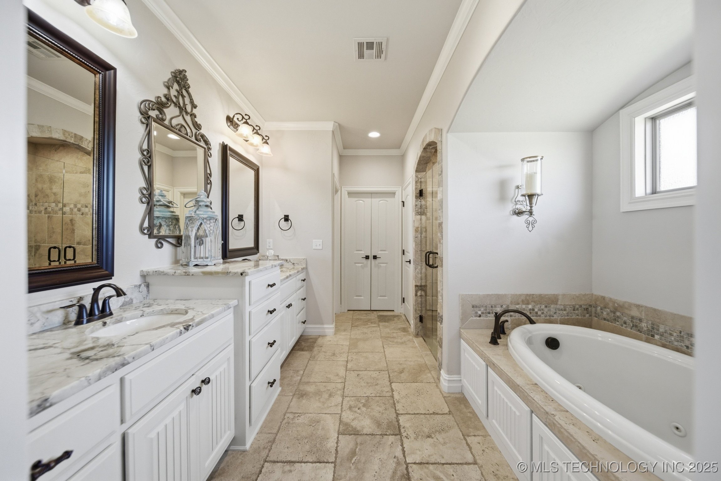 Broken Arrow, Oklahoma, 74014, United States, 4 Bedrooms Bedrooms, ,3 BathroomsBathrooms,Residential,For Sale,1992864