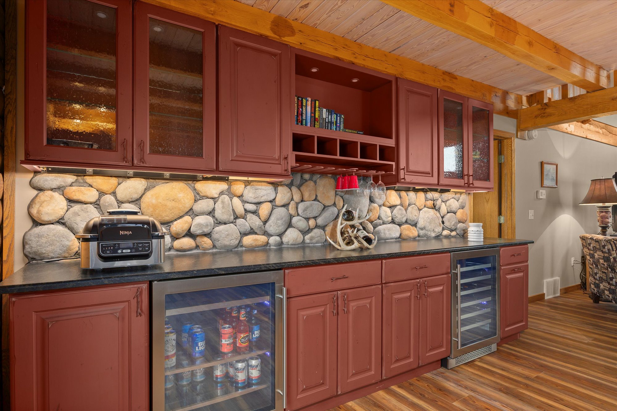 Hillsboro, Illinois, 62049, United States, 4 Bedrooms Bedrooms, ,5 BathroomsBathrooms,Residential,For Sale,1978886