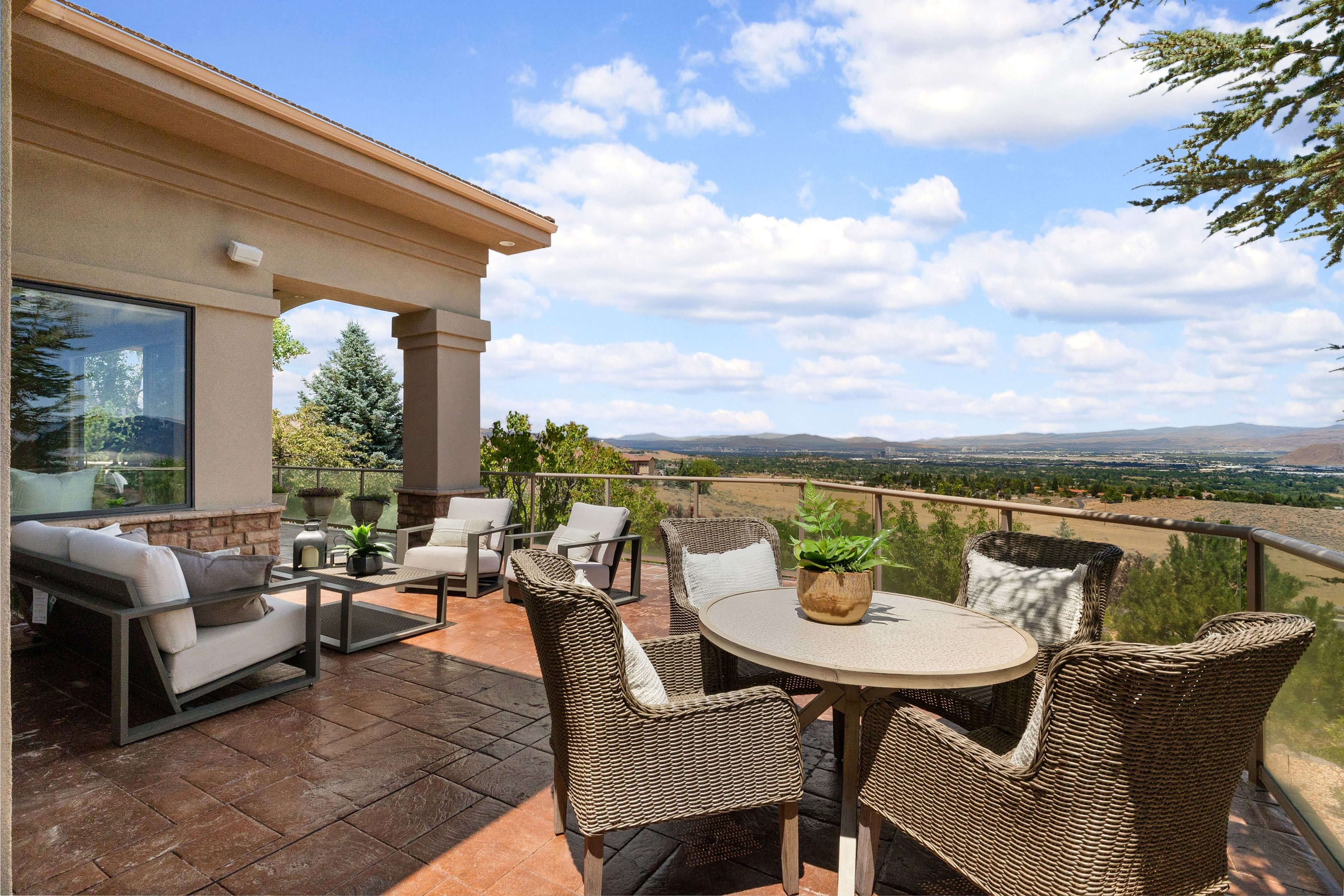  Stunning Custom Home with Breathtaking Views in Reno - 物件實景