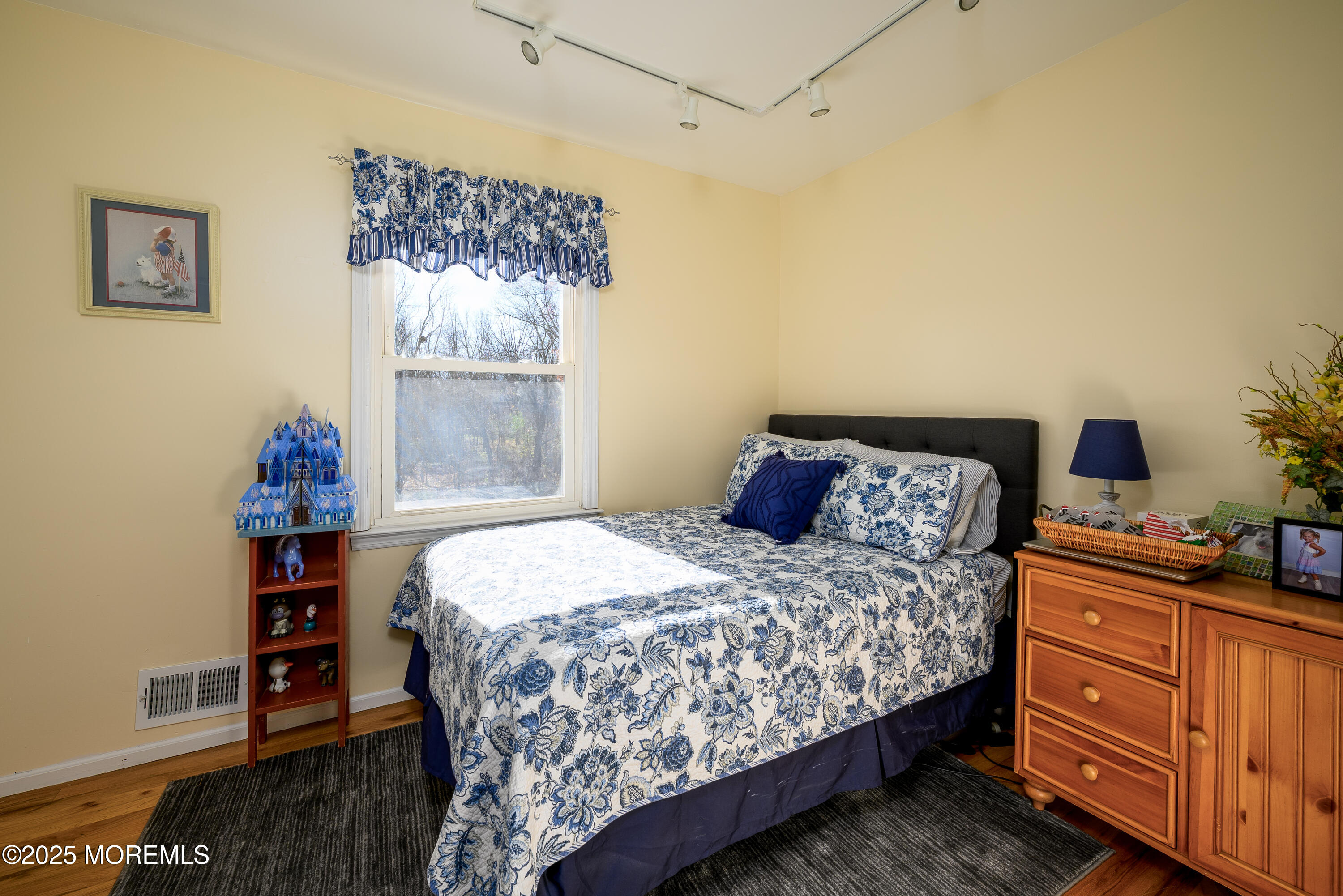 Manalapan, New Jersey, 07726, United States, 4 Bedrooms Bedrooms, ,3 BathroomsBathrooms,Residential,For Sale,2003393