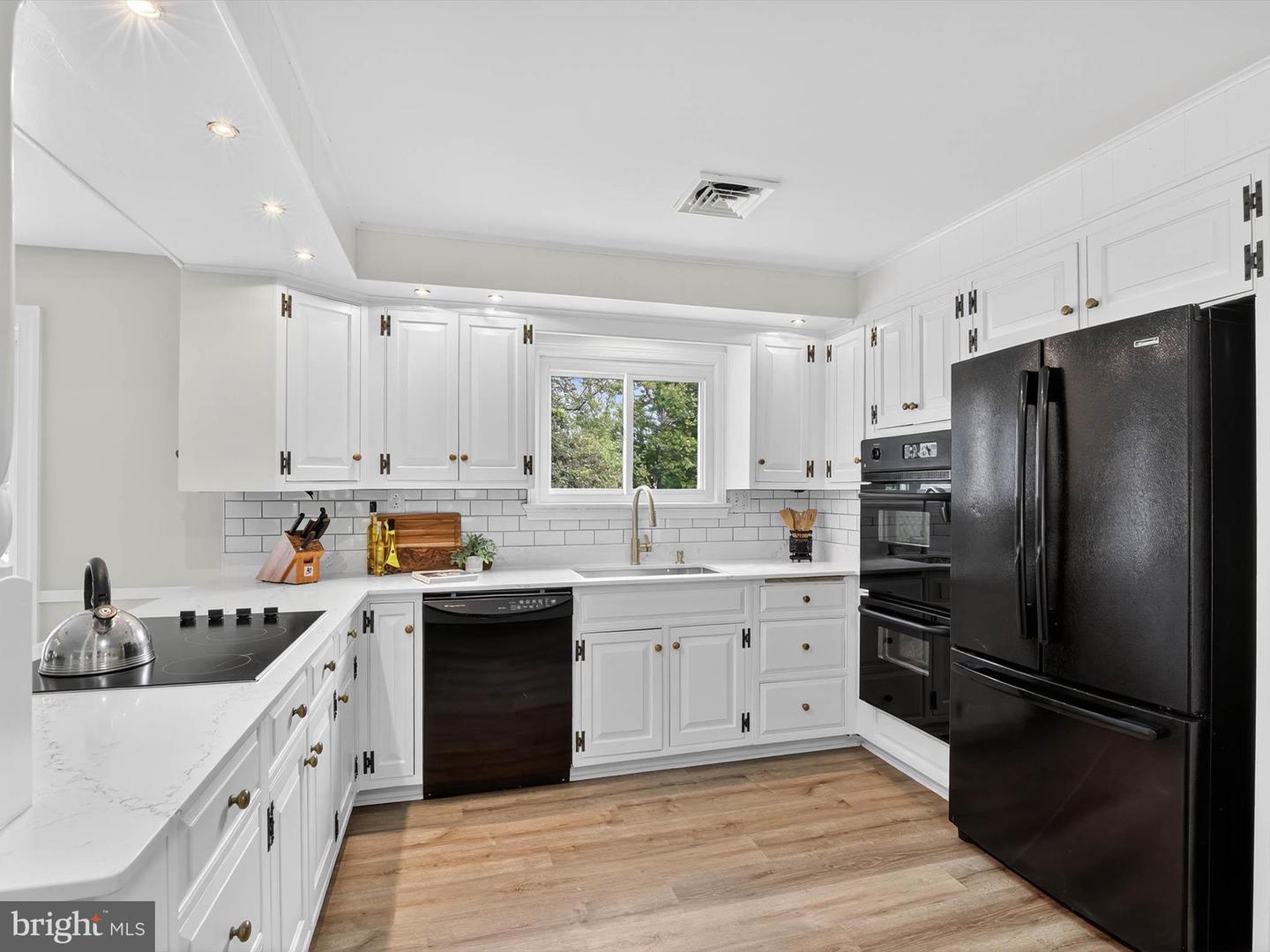 Lancaster, Pennsylvania, 17601, United States, 4 Bedrooms Bedrooms, ,3 BathroomsBathrooms,Residential,For Sale,2003108