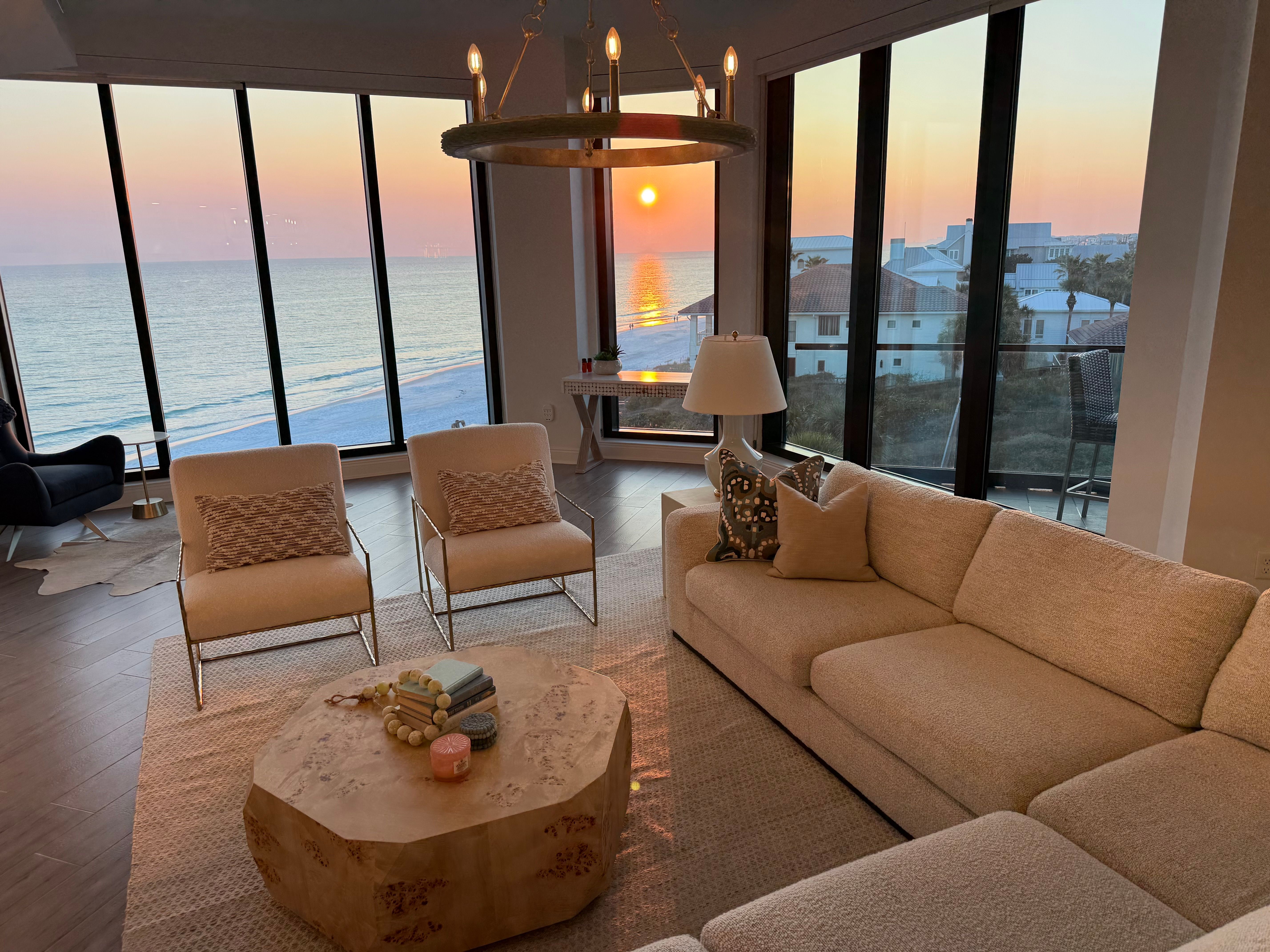  Gulf-Front Penthouse In Low-Density Complex With Sunset Views - 物件實景