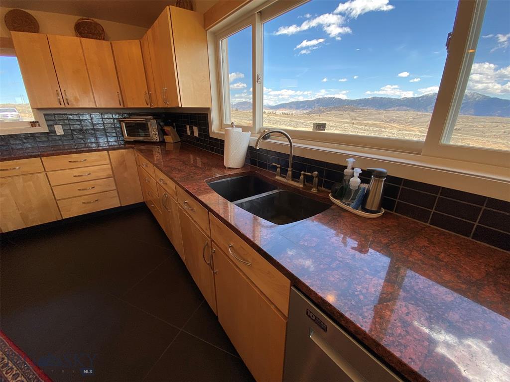 Butte, Montana, 59701, United States, 6 Bedrooms Bedrooms, ,6 BathroomsBathrooms,Residential,For Sale,1981460