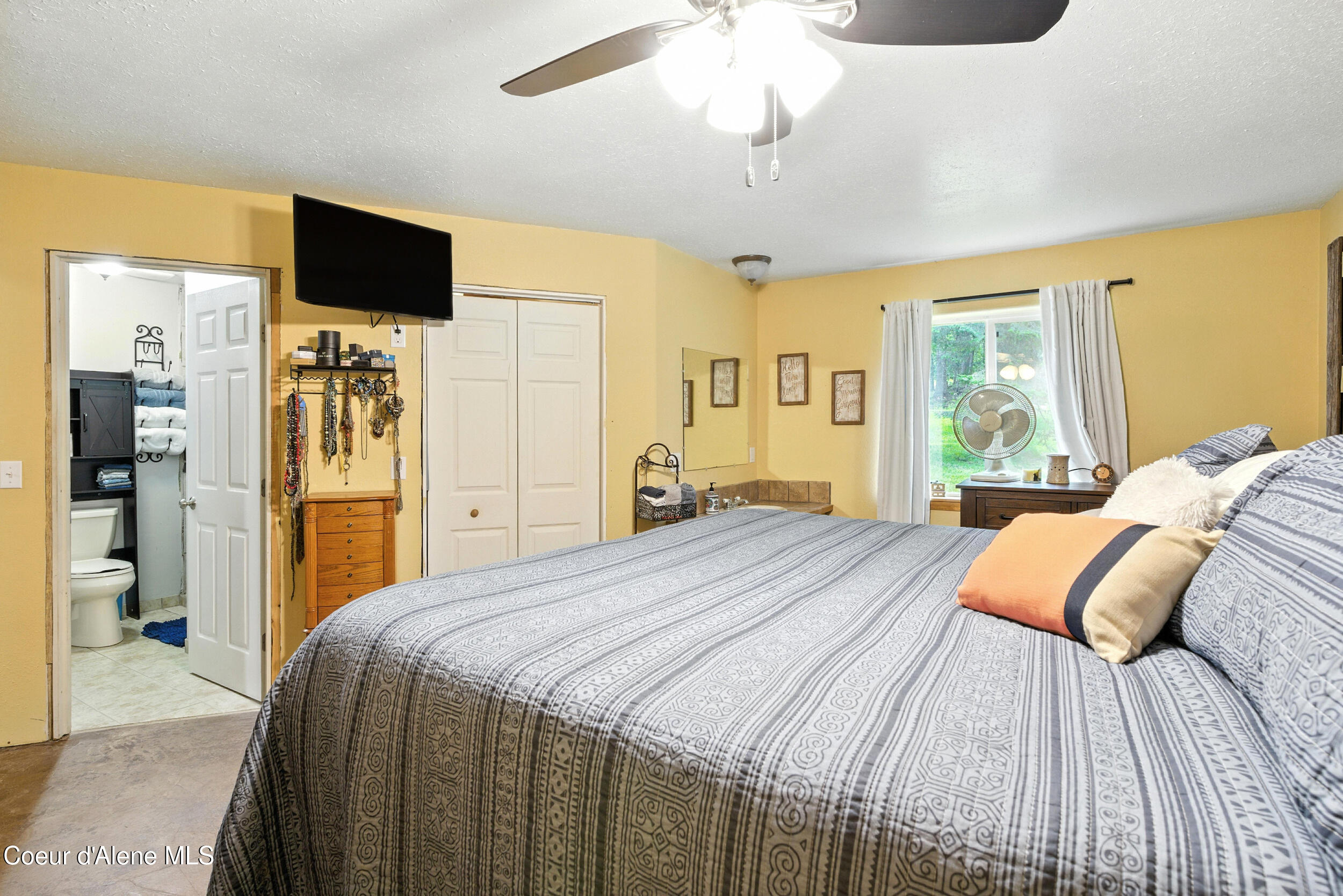 Sandpoint, Idaho, 83864, United States, 4 Bedrooms Bedrooms, ,3 BathroomsBathrooms,Residential,For Sale,1982128