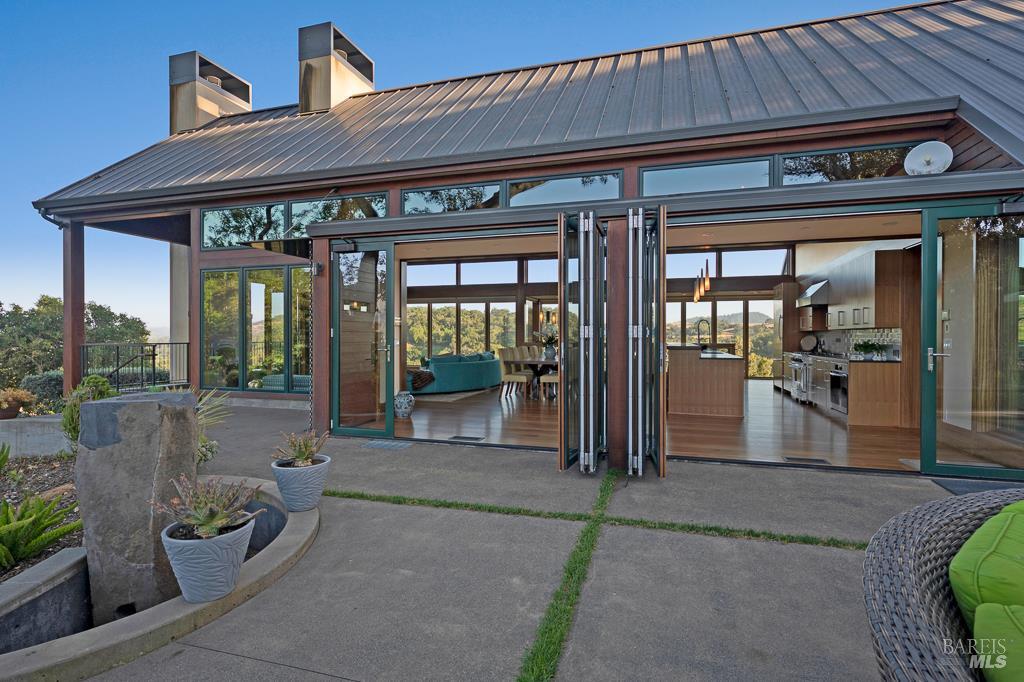 Healdsburg, California, 95448, United States, 3 Bedrooms Bedrooms, ,4 BathroomsBathrooms,Residential,For Sale,1866142