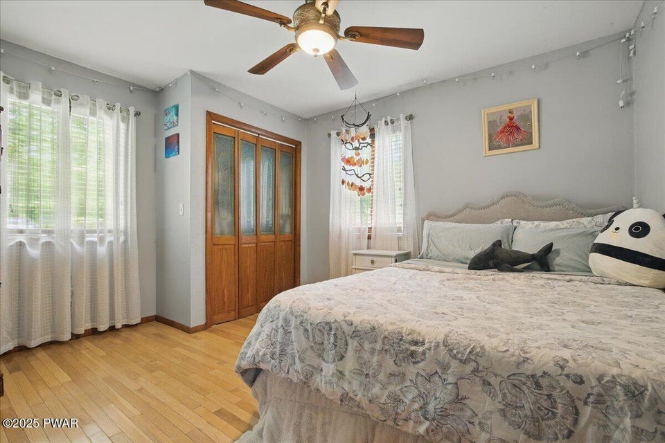 Milford, Pennsylvania, 18337, United States, 3 Bedrooms Bedrooms, ,2 BathroomsBathrooms,Residential,For Sale,1936970