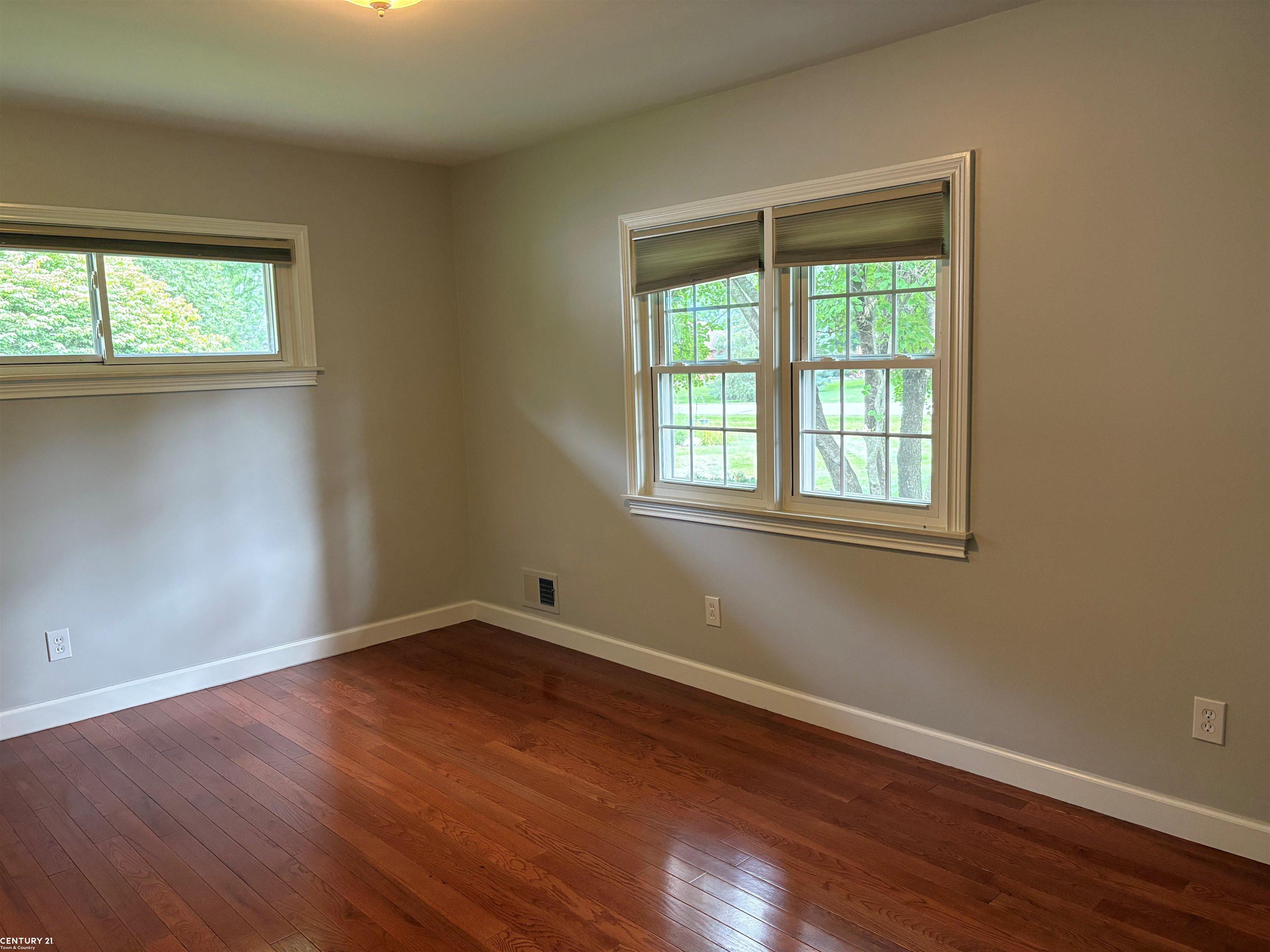 Rochester Hills, Michigan, 48307, United States, 3 Bedrooms Bedrooms, ,3 BathroomsBathrooms,Residential,For Sale,1909287