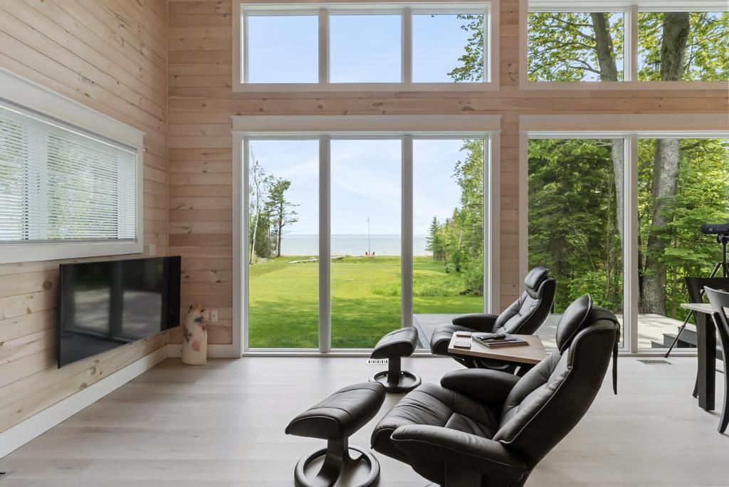 Cheboygan, Michigan, 49721, United States, 2 Bedrooms Bedrooms, ,1 BathroomBathrooms,Residential,For Sale,1856011