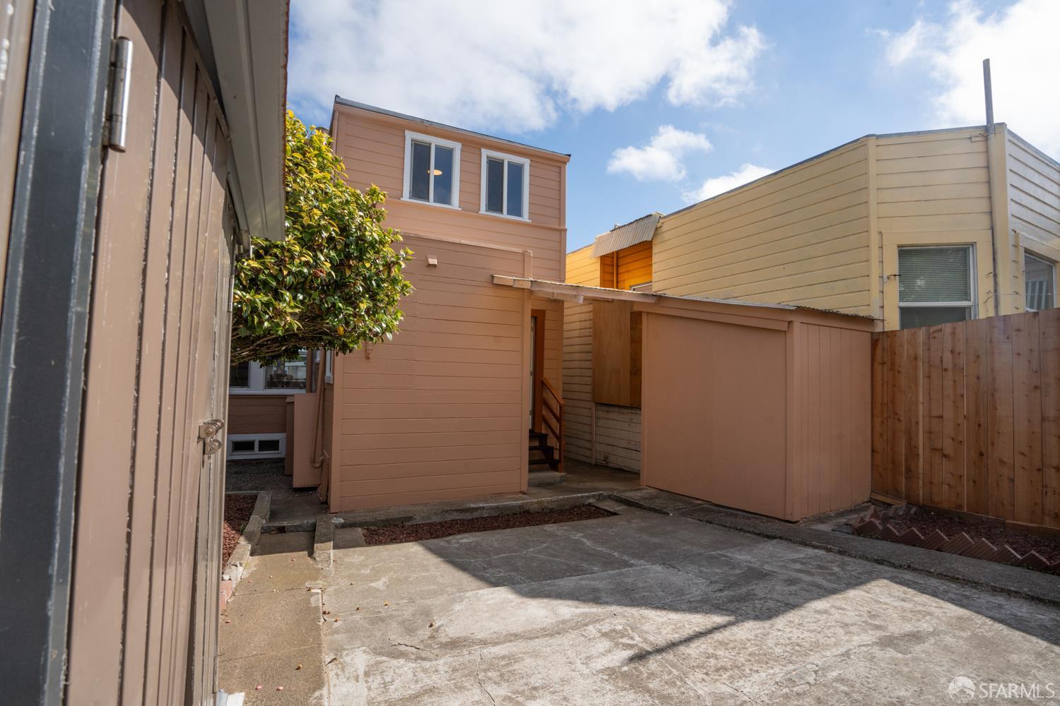 San Francisco, California, 94112, United States, 2 Bedrooms Bedrooms, ,3 BathroomsBathrooms,Residential,For Sale,1933594
