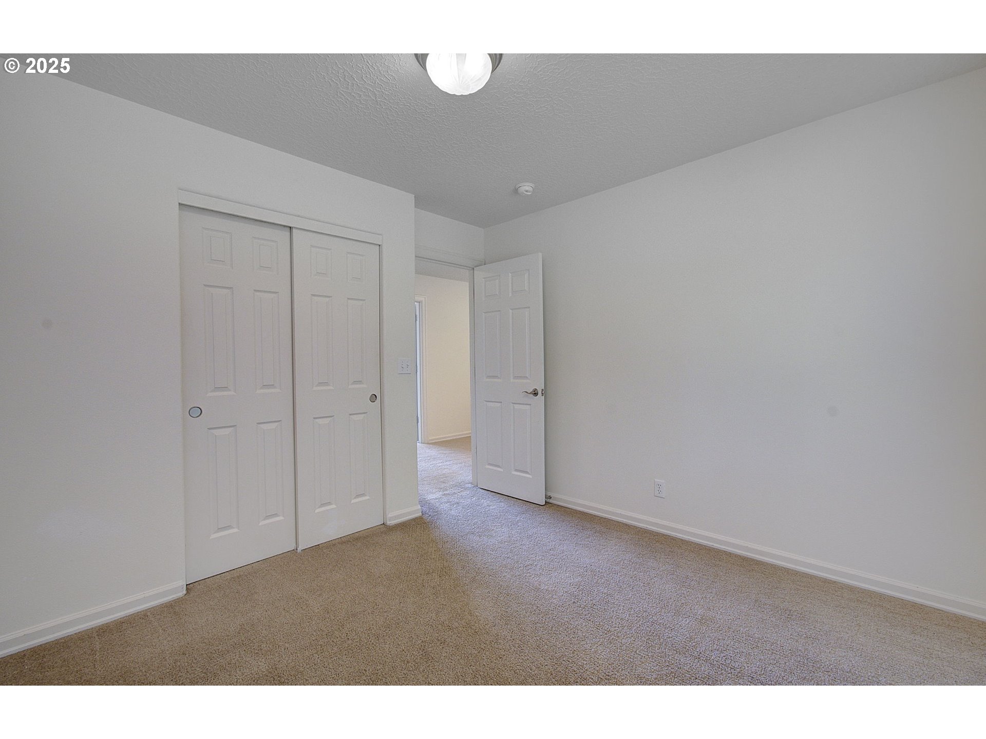 Washougal, Washington, 98671, United States, 3 Bedrooms Bedrooms, ,2 BathroomsBathrooms,Residential,For Sale,1890933