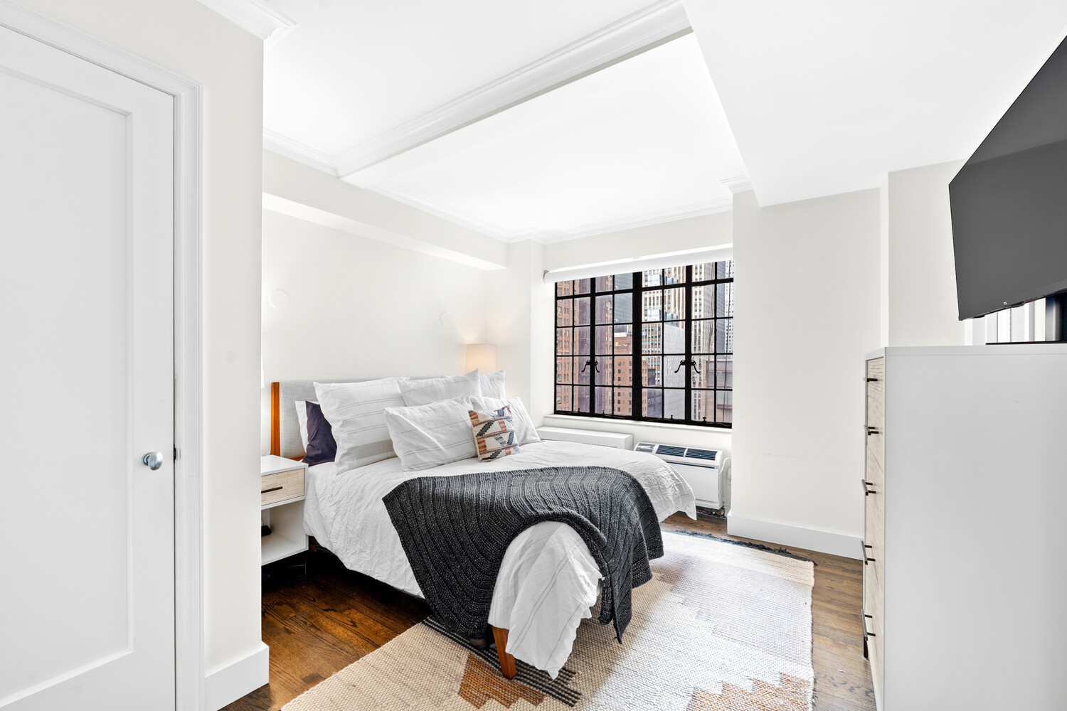 New York City, New York, 10017, United States, 1 Bedroom Bedrooms, ,2 BathroomsBathrooms,Residential,For Sale,1913722