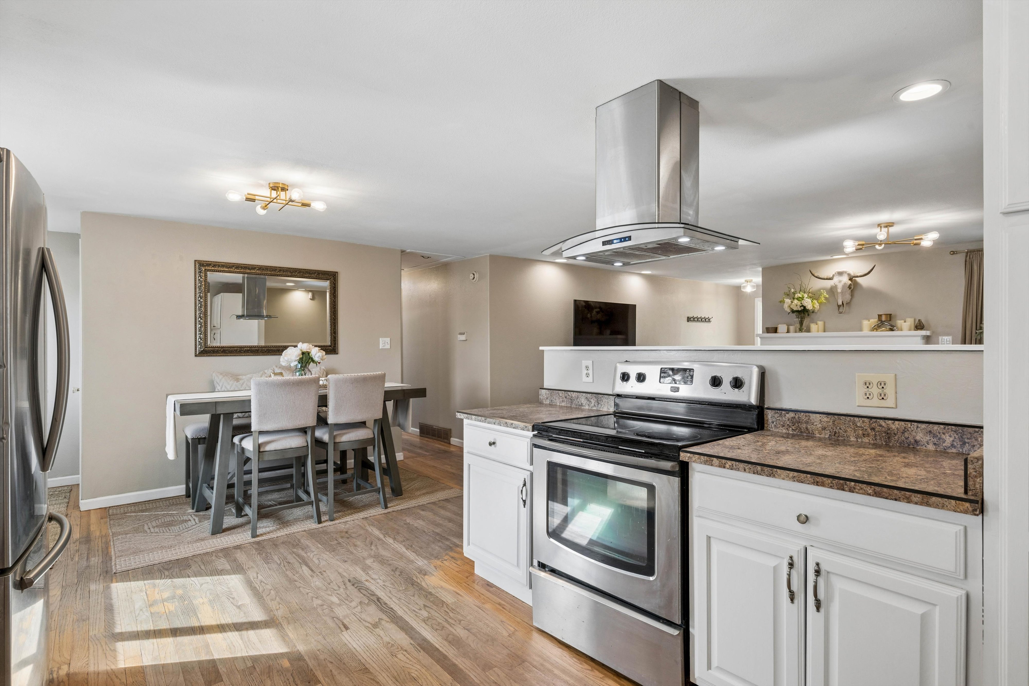  Welcome to 2900 South Jay Street - 物件實景