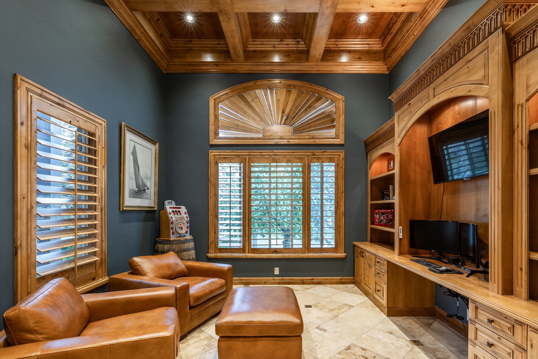  Custom 2-Story Parade Home with Dolphin Bolderscape Grotto Pool & 6 Car Garage - 物件實景