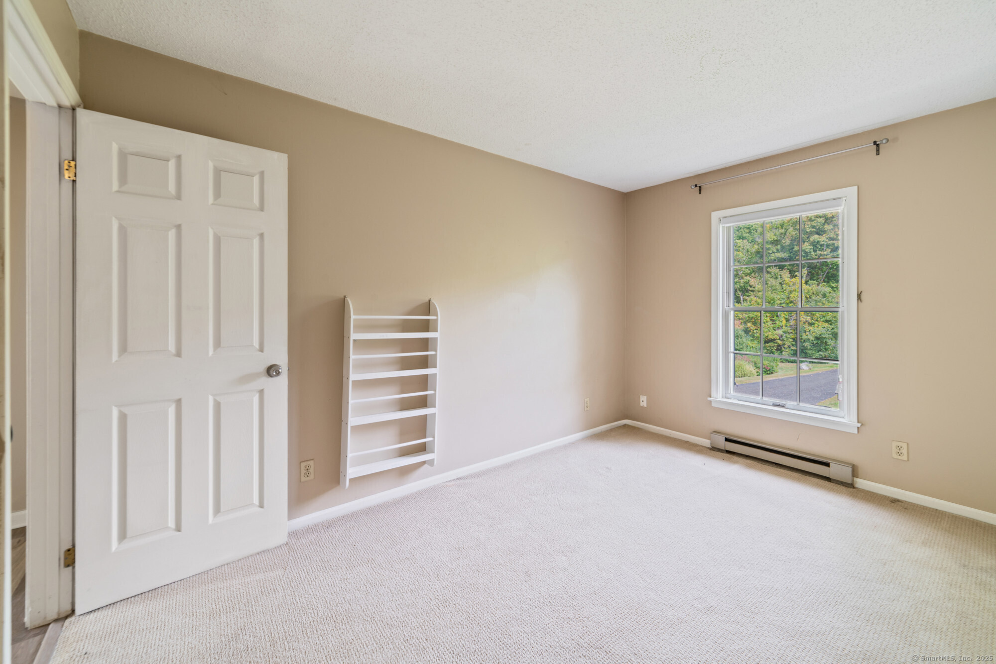 Woodbury, Connecticut, 06798, United States, 4 Bedrooms Bedrooms, ,3 BathroomsBathrooms,Residential,For Sale,1998310