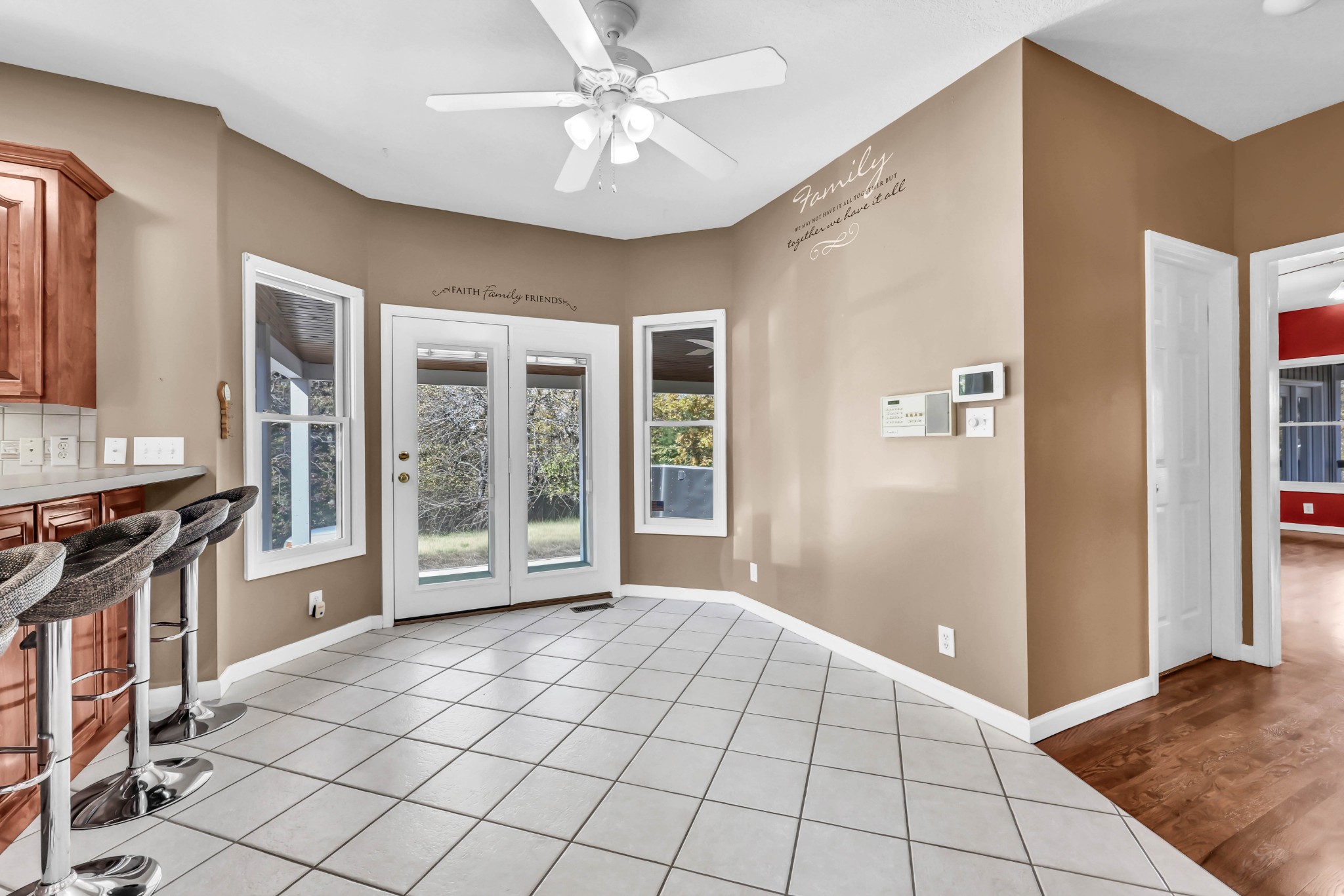 Clarksville, Tennessee, 37043, United States, 4 Bedrooms Bedrooms, ,4 BathroomsBathrooms,Residential,For Sale,1989948