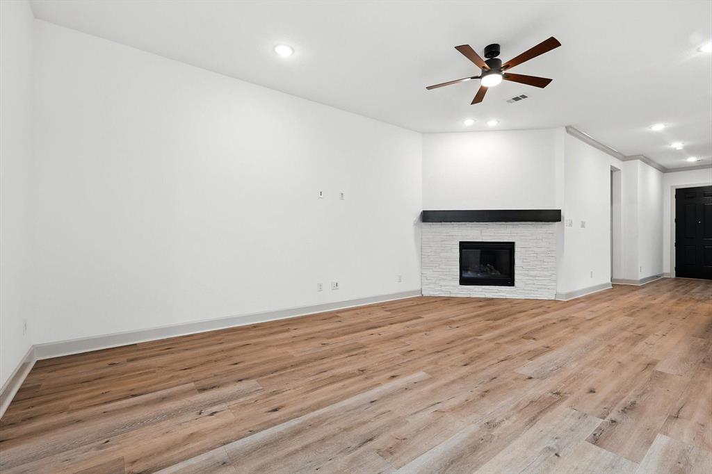 Arlington, Texas, 76005, United States, 2 Bedrooms Bedrooms, ,2 BathroomsBathrooms,Residential,For Sale,1899955