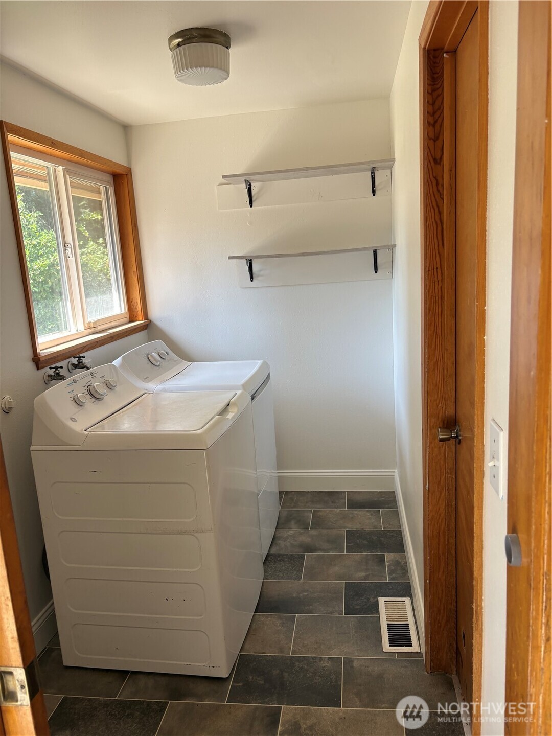 Tacoma, Washington, 98498, United States, 4 Bedrooms Bedrooms, ,3 BathroomsBathrooms,Residential,For Sale,1951496