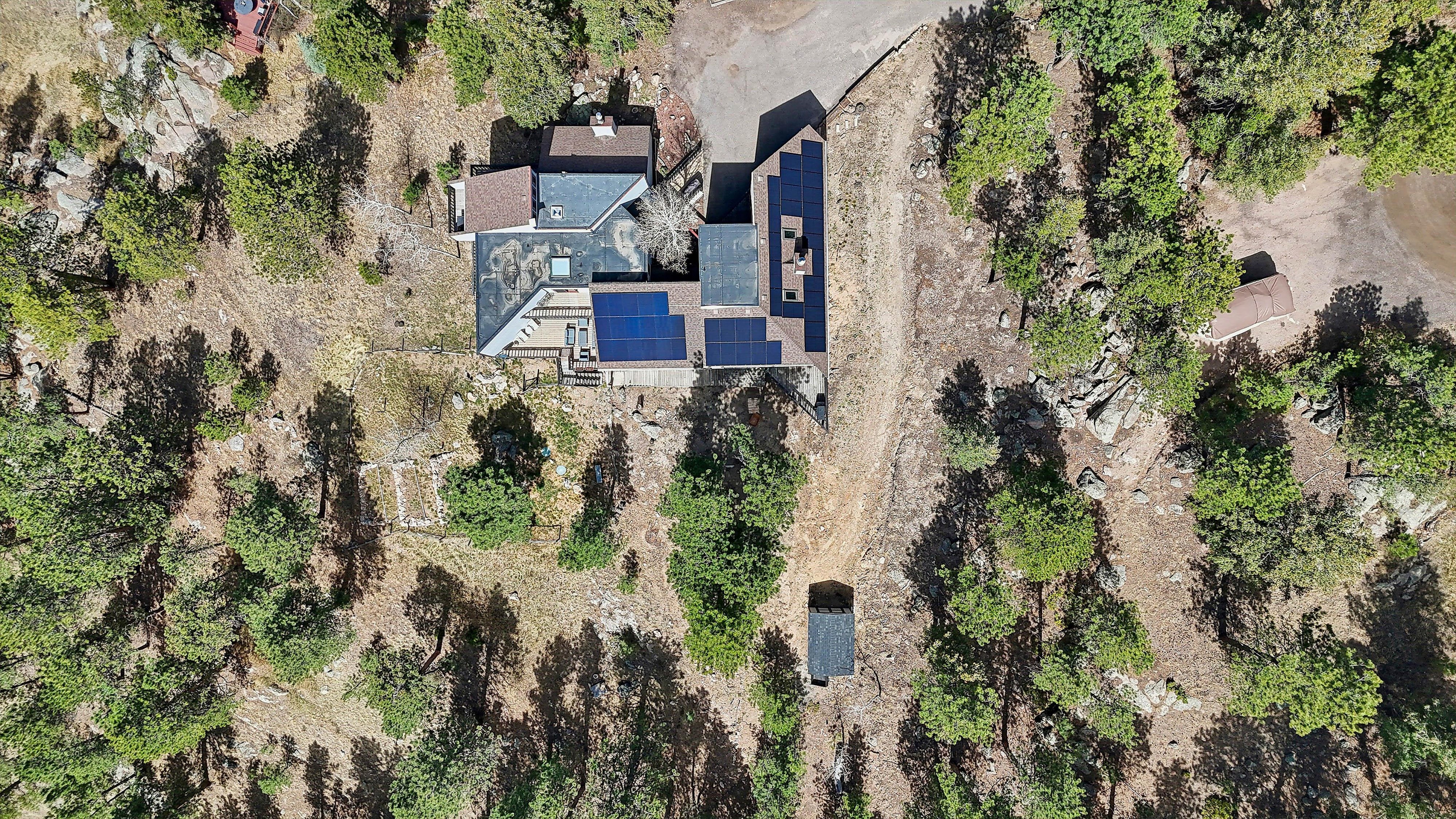  Experience Refined Mid-Century Inspired Mountain Living on 3.37 Acres - 物件實景