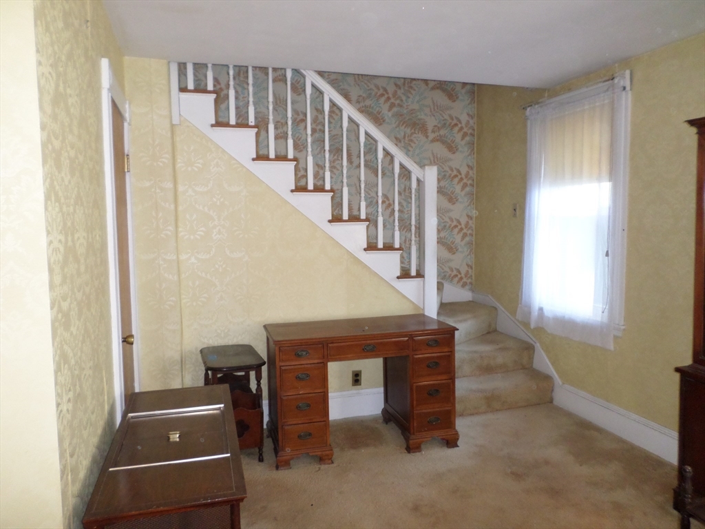 Saugus, Massachusetts, 01906, United States, 3 Bedrooms Bedrooms, ,2 BathroomsBathrooms,Residential,For Sale,1983401