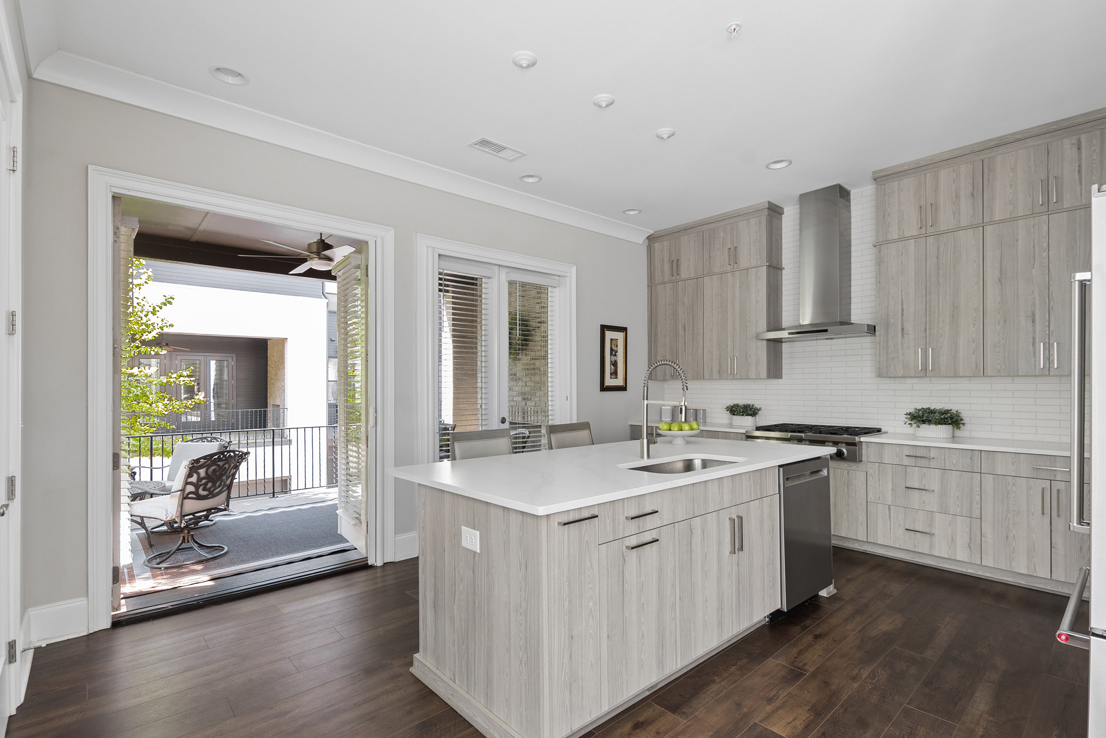  End-Unit Luxury Townhome at Aria - 物件實景