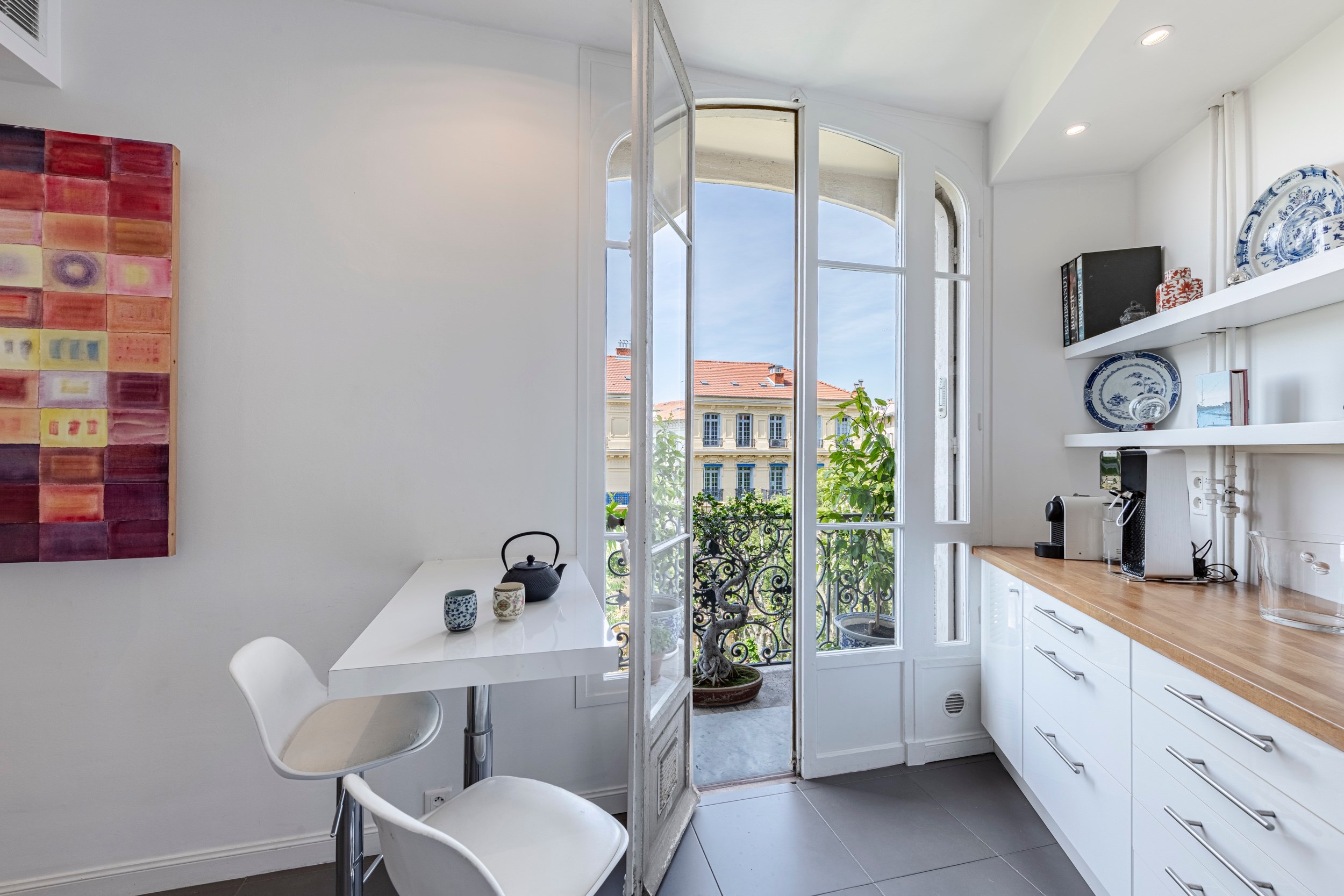  Nice Victor Hugo renovated 2 bedroom apartment 112 sqm with bow windows and par… - 物件實景