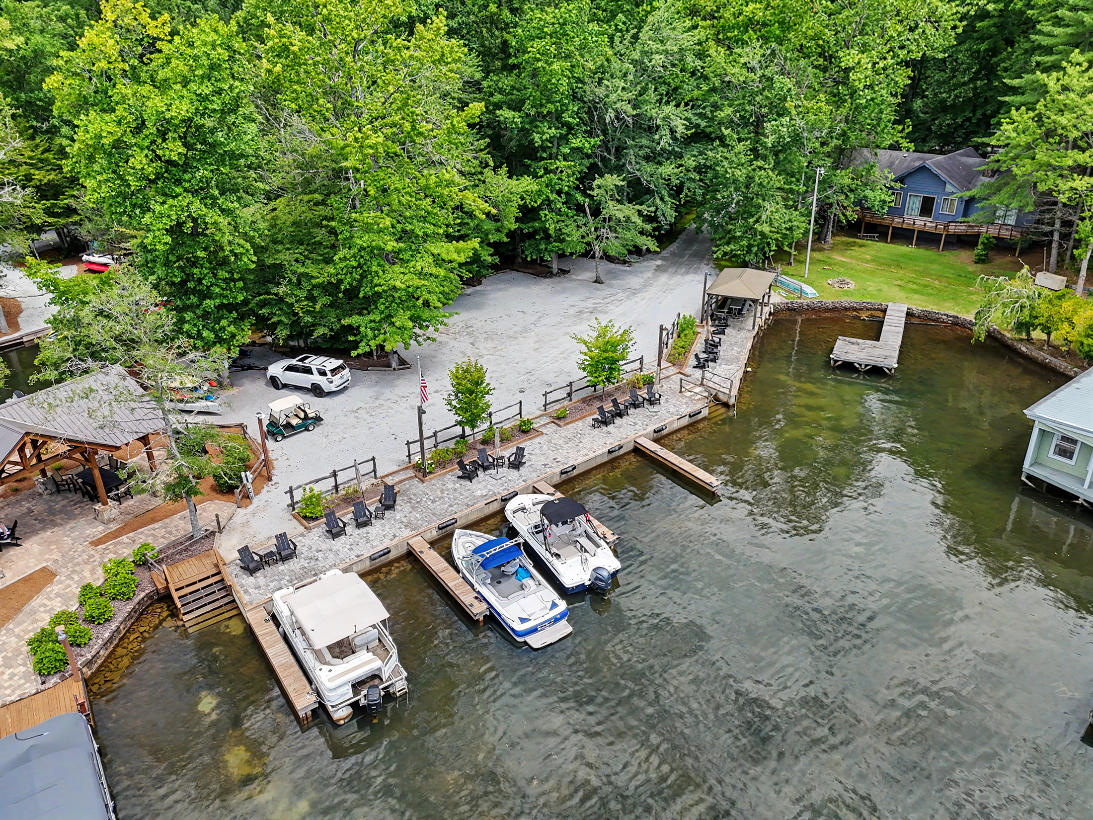  Inviting Cottage Blends a Scenic Mountain Retreat and Easy Lake Living - 物件實景