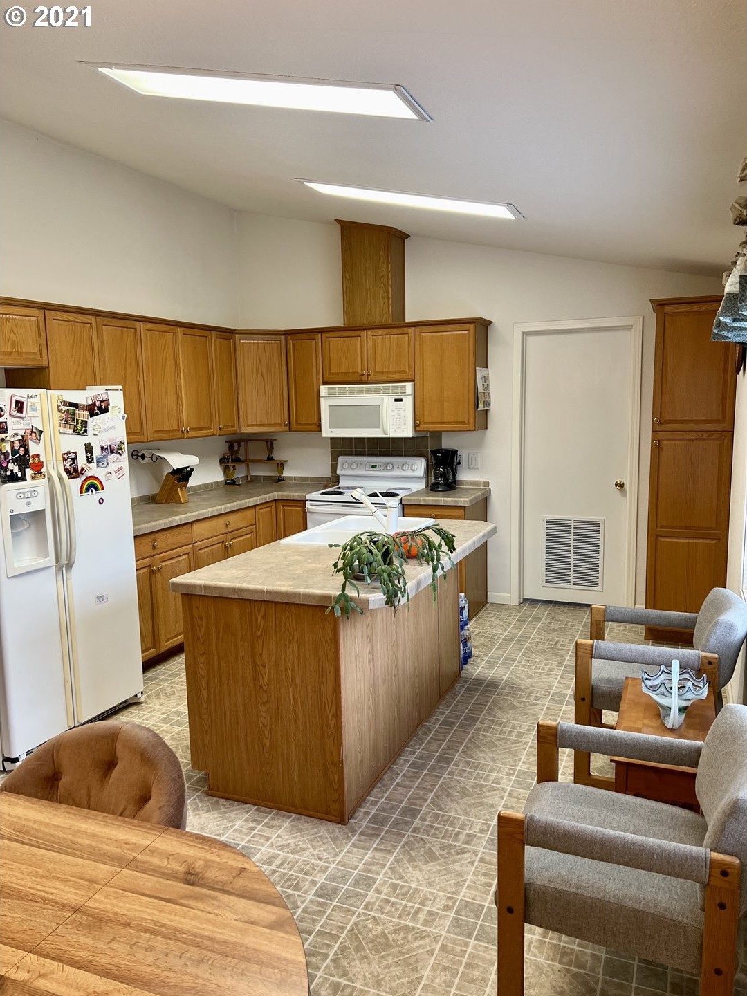 Gold Beach, Oregon, 97444, United States, 3 Bedrooms Bedrooms, ,1 BathroomBathrooms,Residential,For Sale,1980653