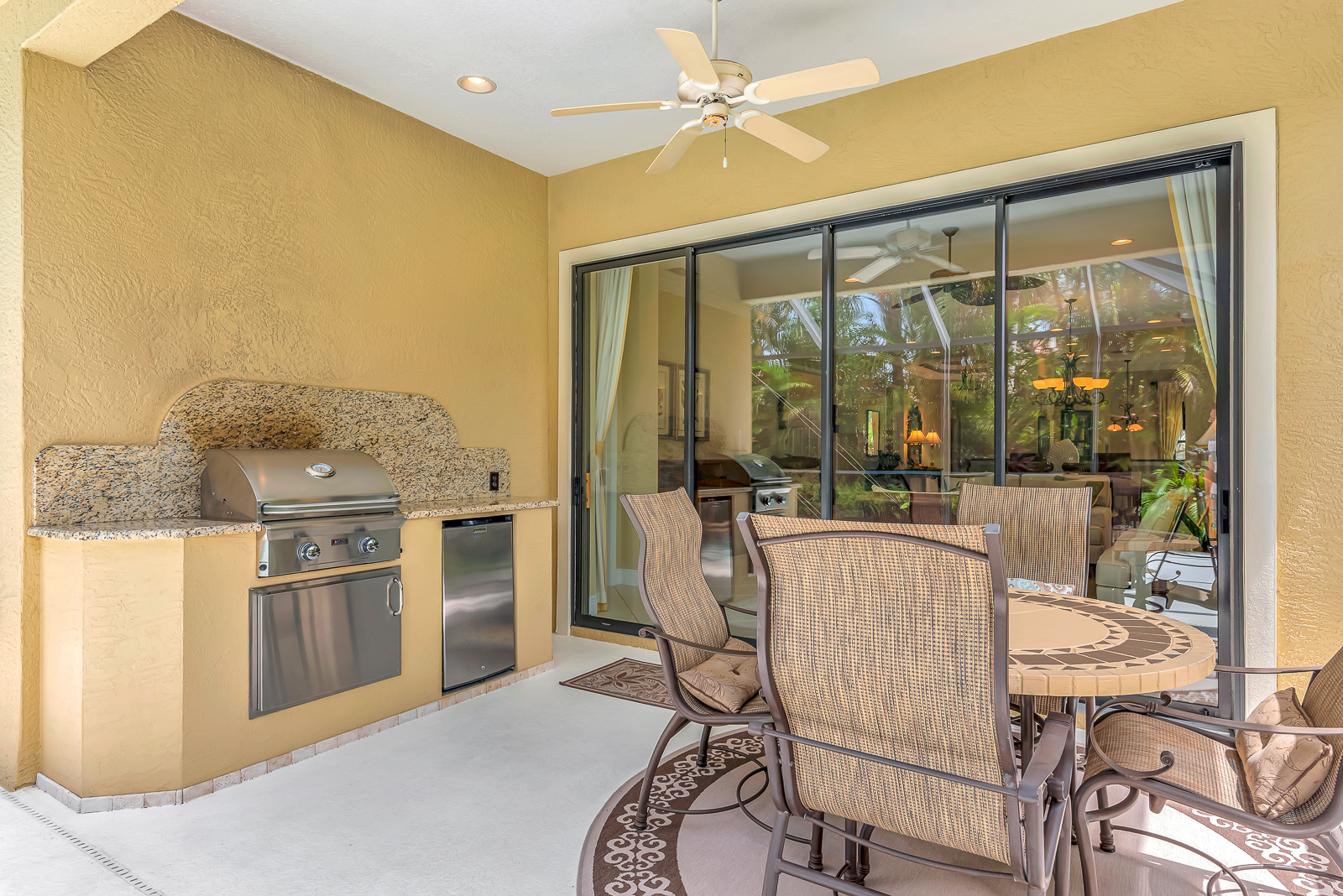 Lakewood, Florida, 34202, United States, 2 Bedrooms Bedrooms, ,2 BathroomsBathrooms,Residential,For Sale,1974879