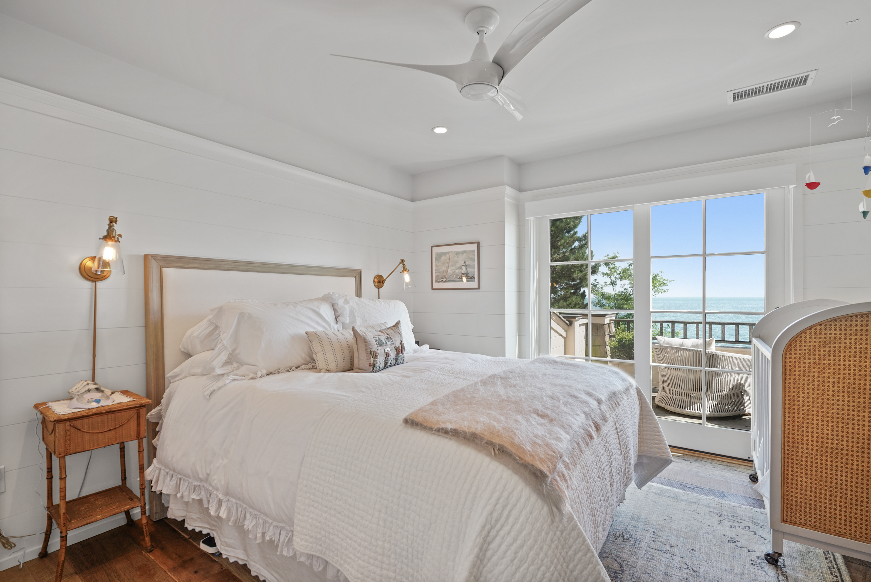  Prime Waterfront Living Meets Architectural Excellence in Coveted Compo Beach - 物件實景