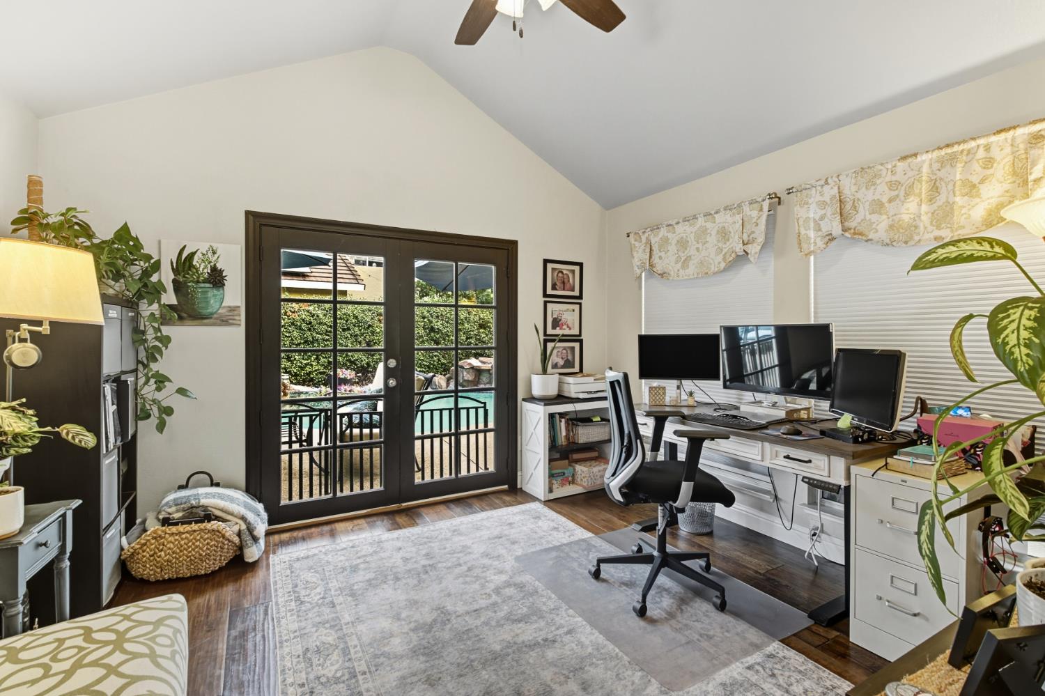 Elk Grove, California, 95624, United States, 4 Bedrooms Bedrooms, ,4 BathroomsBathrooms,Residential,For Sale,1987629