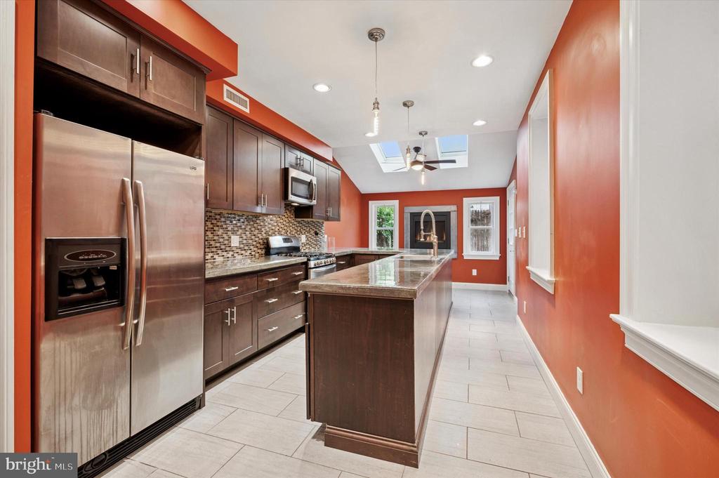 Philadelphia, Pennsylvania, 19125, United States, 4 Bedrooms Bedrooms, ,3 BathroomsBathrooms,Residential,For Sale,1836902