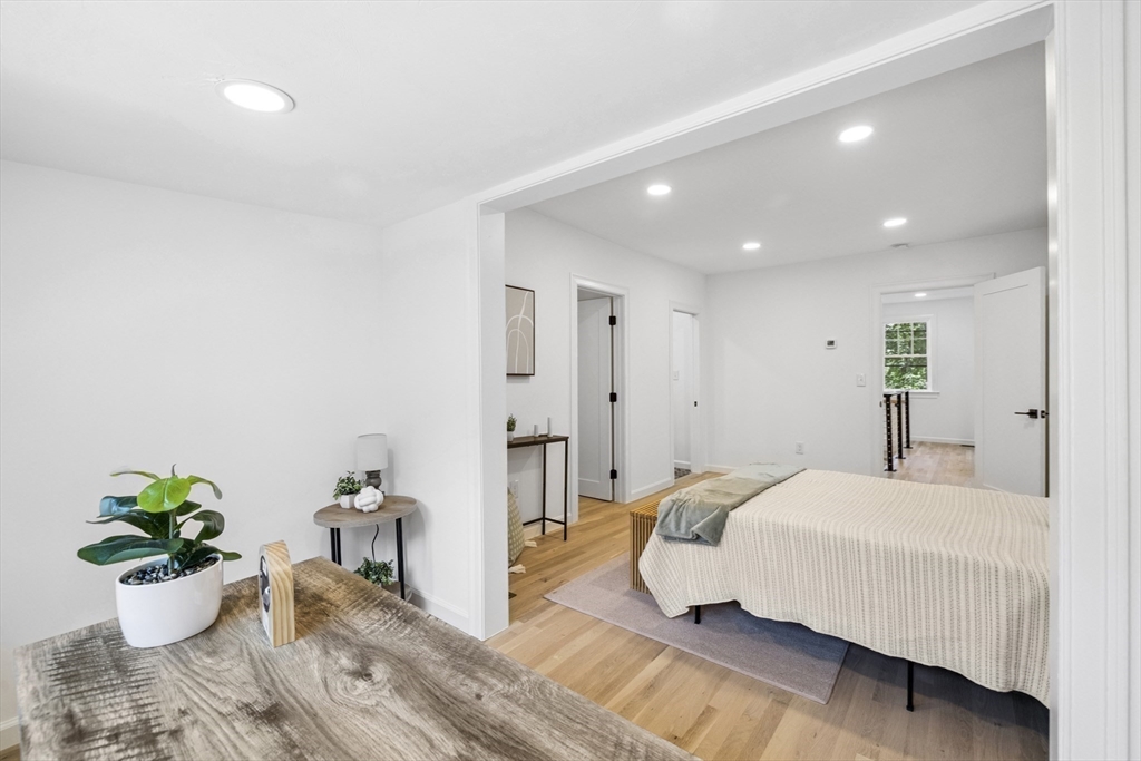 Shrewsbury, Massachusetts, 01545, United States, 3 Bedrooms Bedrooms, ,3 BathroomsBathrooms,Residential,For Sale,1907177