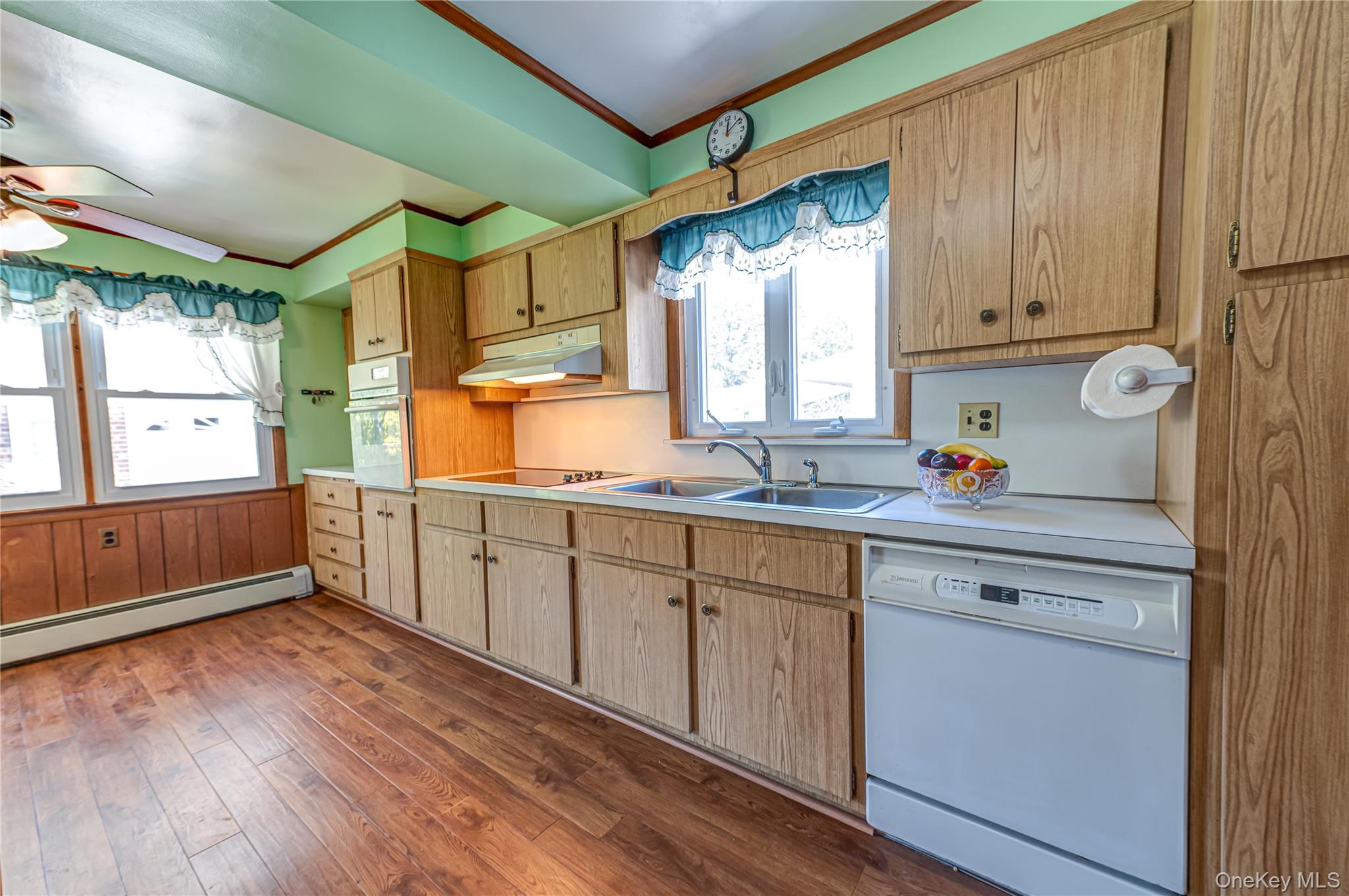  375 Latham Road, Mineola, NY, 11501 - 物件實景