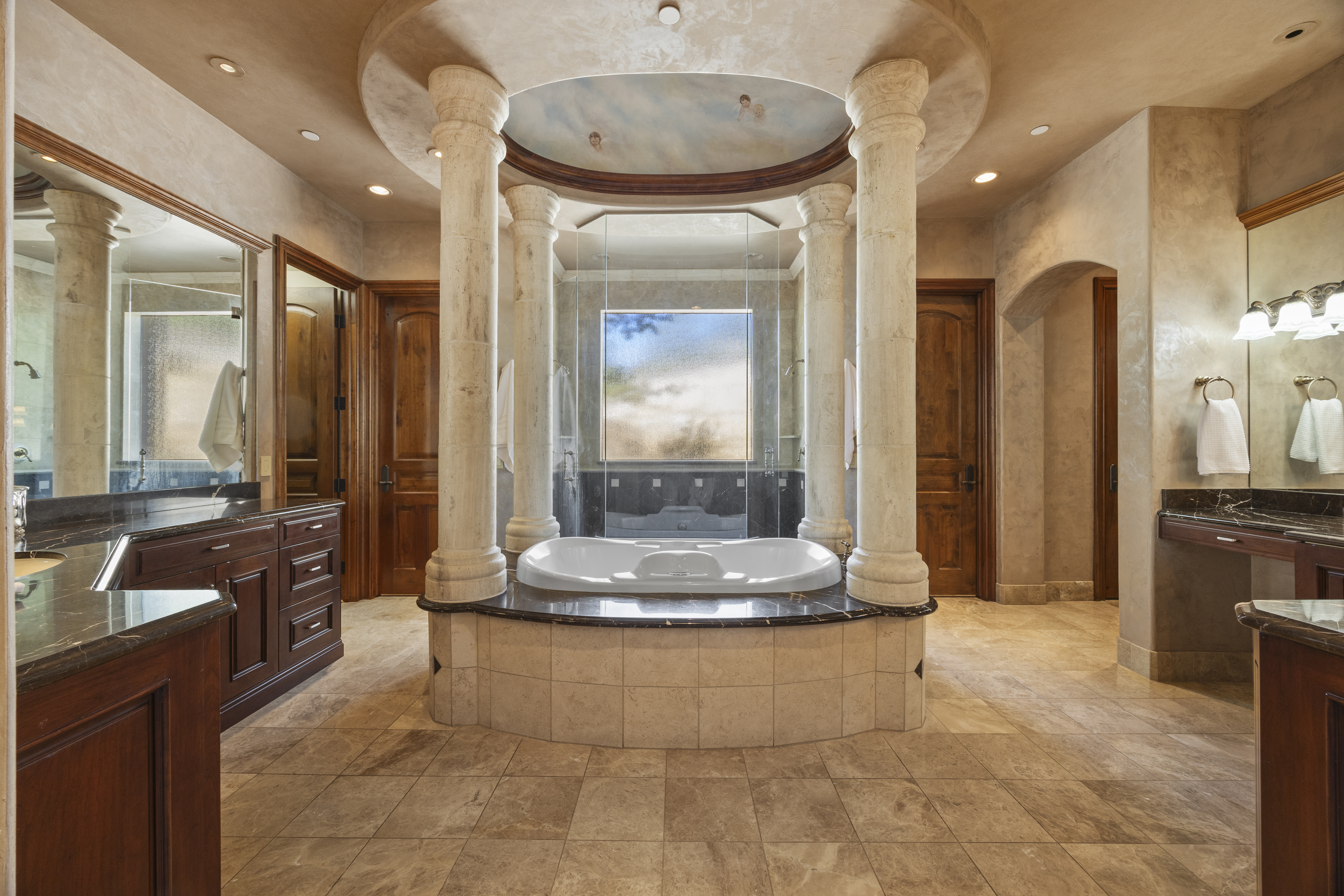  Award-Winning Tuscan-Inspired Estate - 物件實景