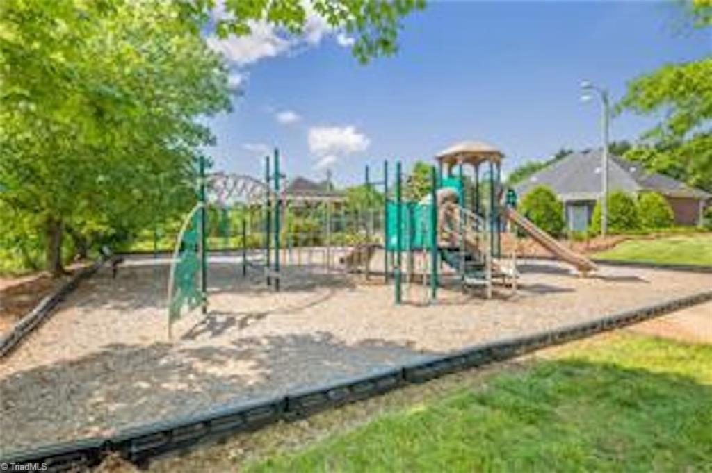 Winston-Salem, North Carolina, 27106, United States, 4 Bedrooms Bedrooms, ,3 BathroomsBathrooms,Residential,For Sale,1998396