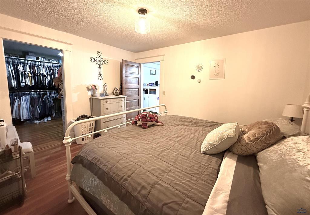 Hot Springs, South Dakota, 57747, United States, 5 Bedrooms Bedrooms, ,3 BathroomsBathrooms,Residential,For Sale,1928045