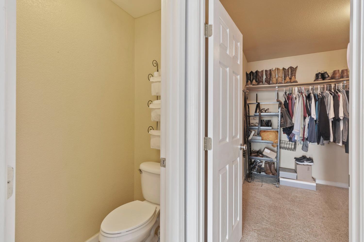 Patterson, California, 95363, United States, 5 Bedrooms Bedrooms, ,3 BathroomsBathrooms,Residential,For Sale,1982239