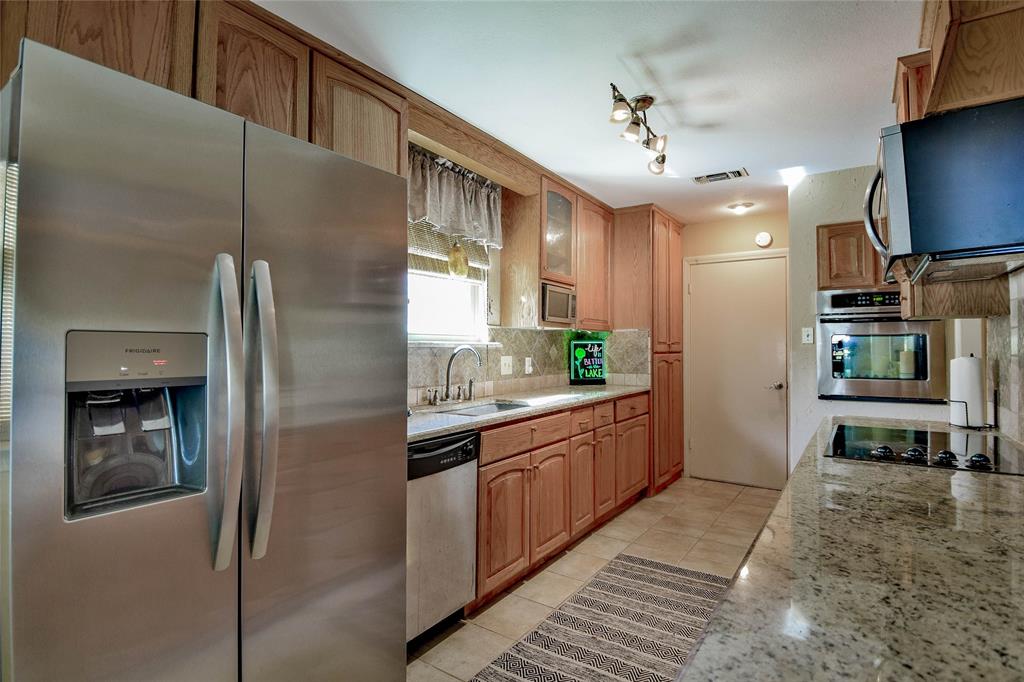 Granbury, Texas, 76049, United States, 3 Bedrooms Bedrooms, ,2 BathroomsBathrooms,Residential,For Sale,1984180