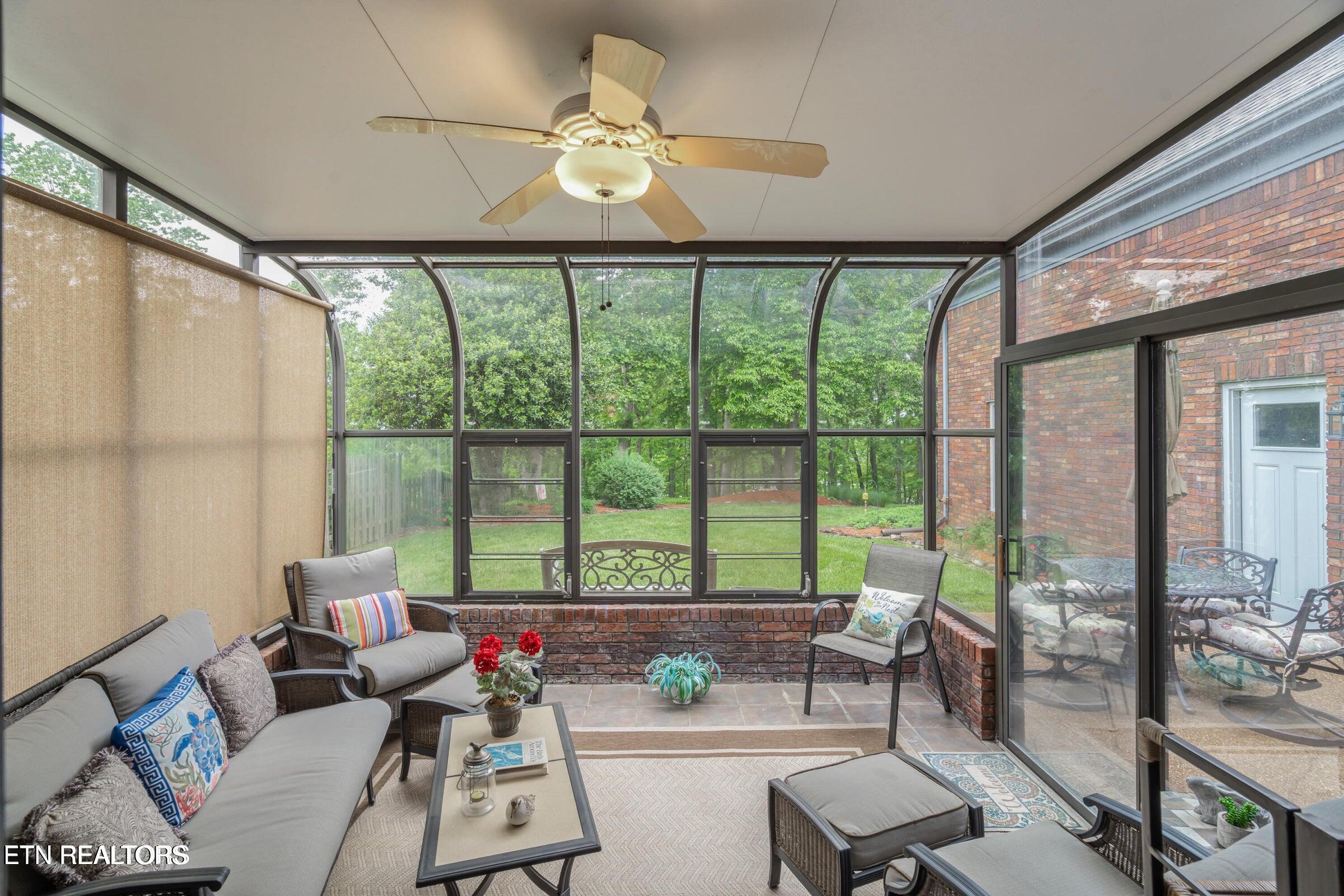 Kingston, Tennessee, 37763, United States, 3 Bedrooms Bedrooms, ,3 BathroomsBathrooms,Residential,For Sale,1897842