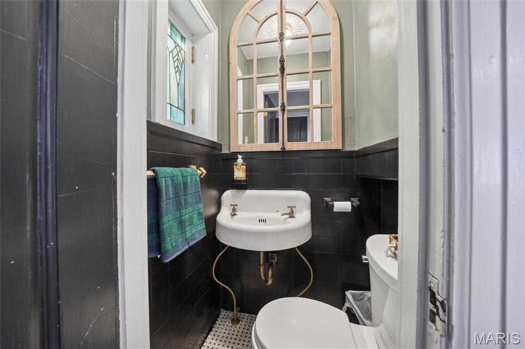 Kirkwood, Missouri, 63122, United States, 3 Bedrooms Bedrooms, ,4 BathroomsBathrooms,Residential,For Sale,2002227