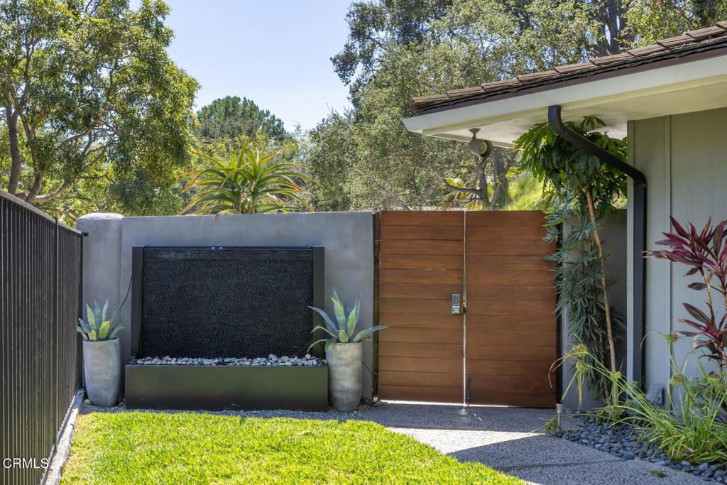 La Canada Flintridge, California, 91011, United States, 3 Bedrooms Bedrooms, ,3 BathroomsBathrooms,Residential,For Sale,1941612