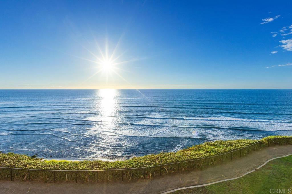 Encinitas, California, 92024, United States, 2 Bedrooms Bedrooms, ,3 BathroomsBathrooms,Residential,For Sale,1997008