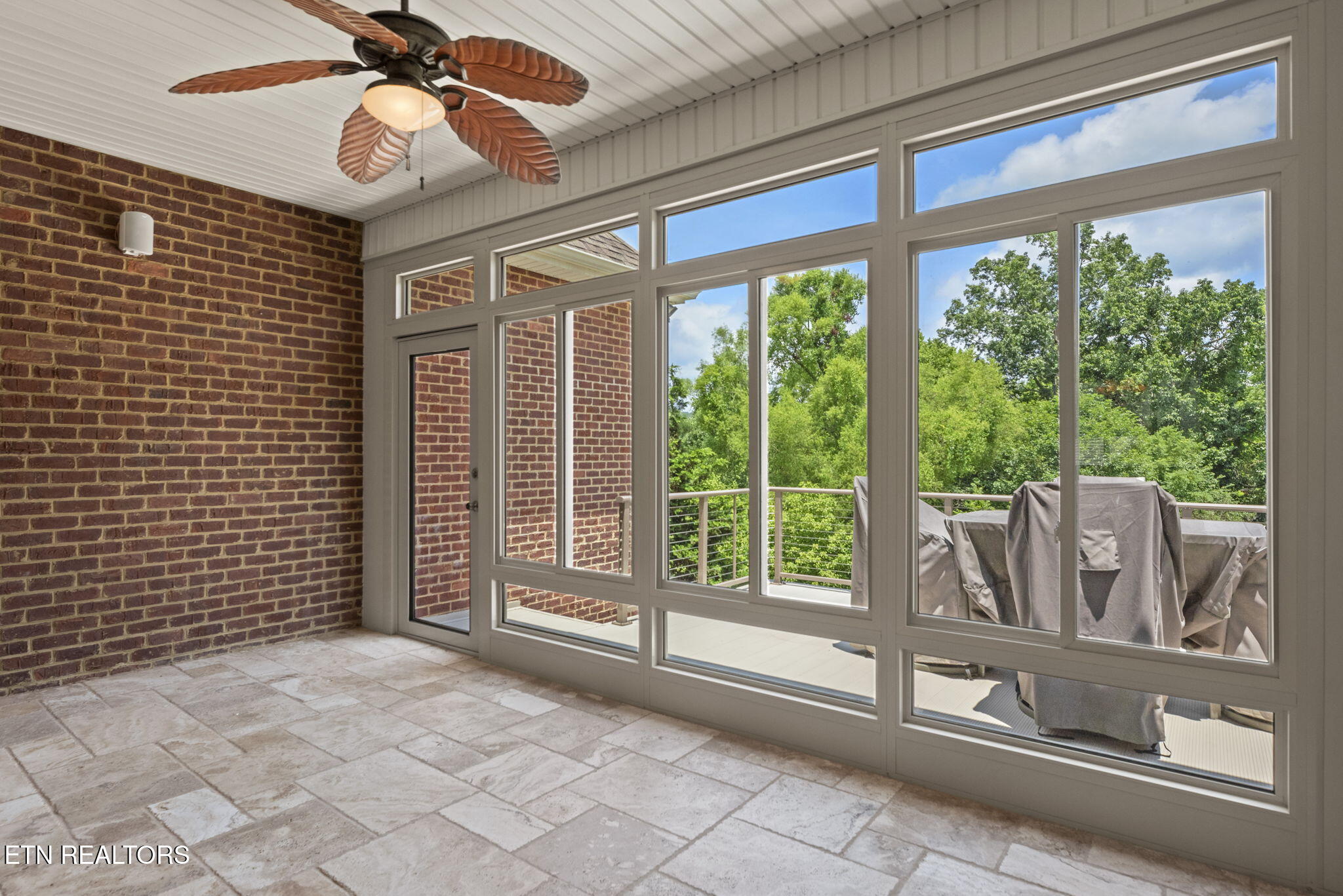 Kingston, Tennessee, 37763, United States, 3 Bedrooms Bedrooms, ,4 BathroomsBathrooms,Residential,For Sale,1885979