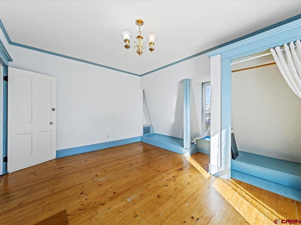 Montrose, Colorado, 81401, United States, 5 Bedrooms Bedrooms, ,1 BathroomBathrooms,Residential,For Sale,1994481