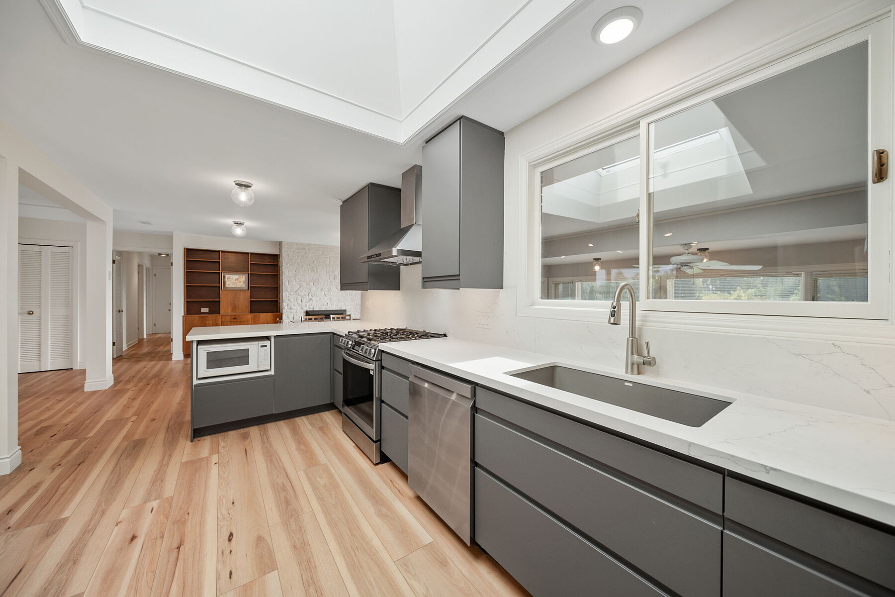  Luxury Modernized Bungalow - 物件實景